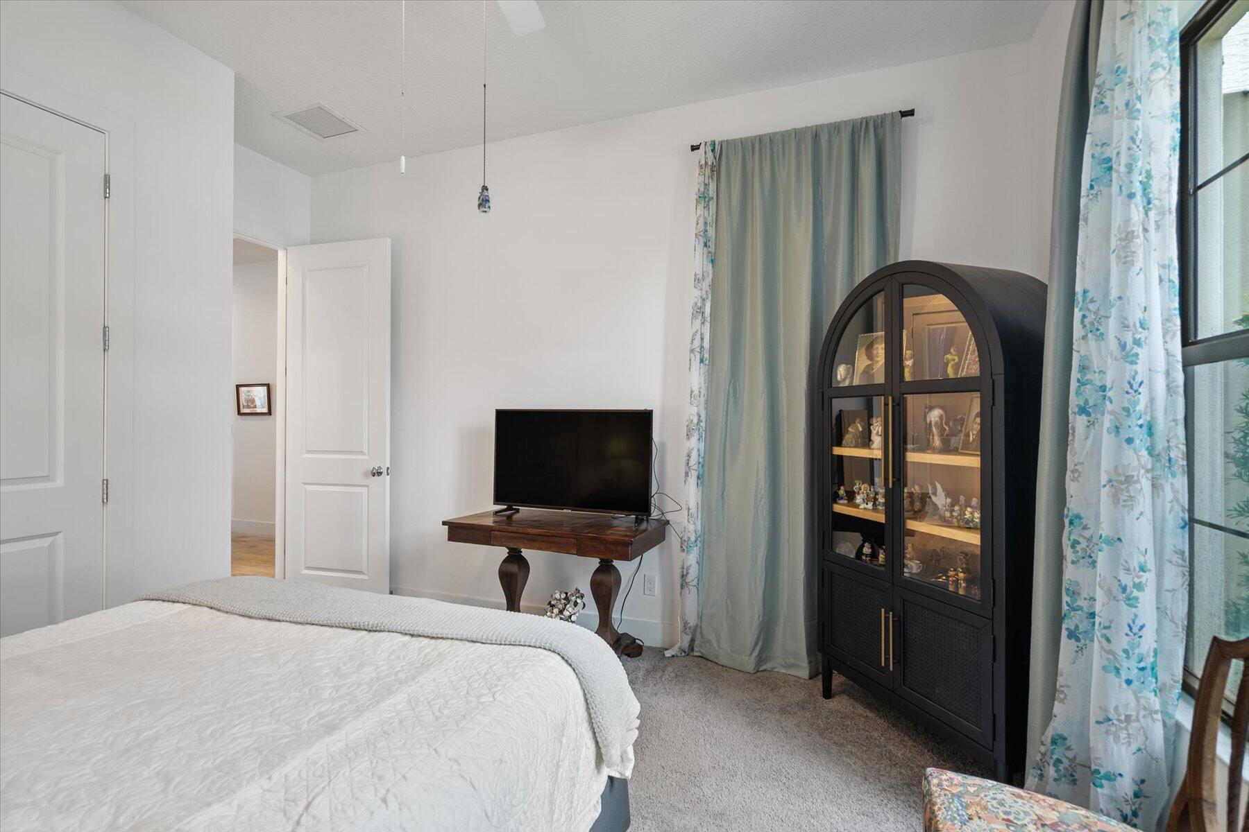 1165 Faulkner Ter Terrace