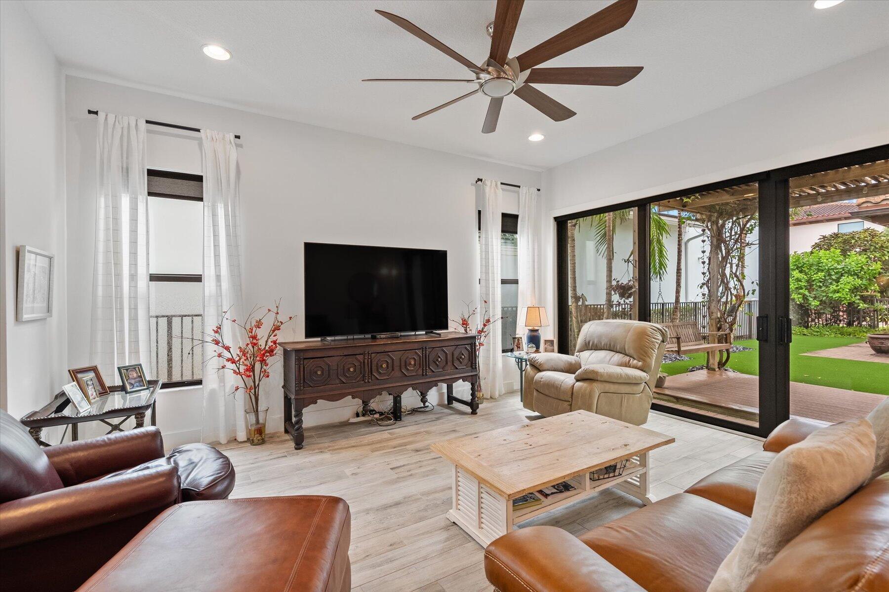 1165 Faulkner Ter Terrace