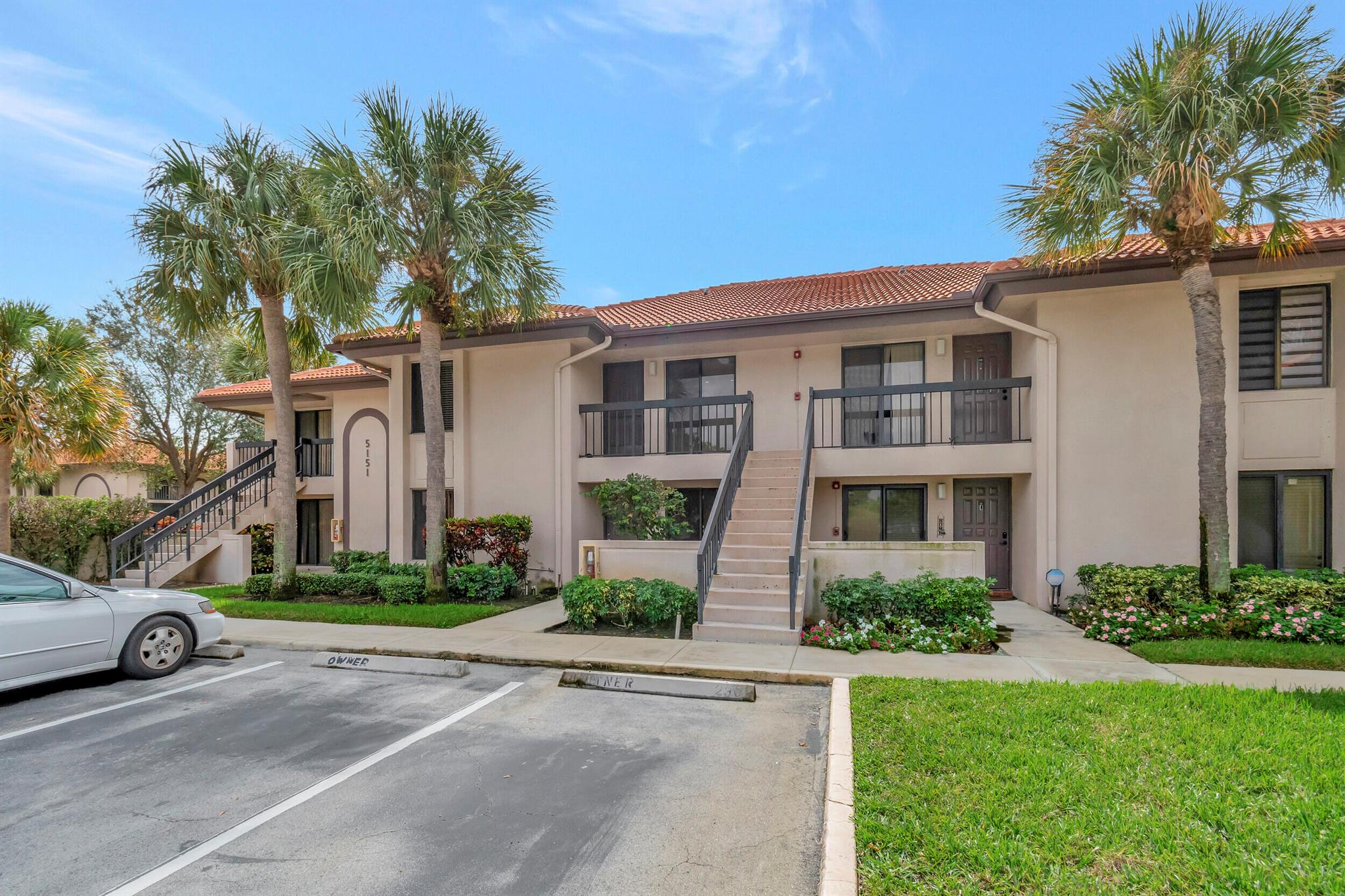 Nestled in desirable East Boca Raton, this condo is a gem with its prime location just minutes from I-95, beaches, parks, restaurants, Mizner Park, Atlantic Ave in Delray, A-rated schools, and shopping. The expanded living room and dining room showcase vaulted high ceilings, offering a spacious and inviting atmosphere. Indulge in the oversized master bedroom, which features a walk-in closet fully shelved for your organizational needs. The second bedroom, cleverly split for privacy, adds flexibility to the layout. Your convenience is enhanced with a porch hosting a washer and dryer. Assigned parking is provided, with ample guest parking available. This residence comes complete with Internet and basic cable, eliminating extra hassles. Able to lease right away. Note that, per HOA regulations, pets are not allowed in the community. Take advantage of community amenities such as a resort-style pool and clubhouse, elevating your living experience. Book your private tour now and seize the opportunity to call this East Boca Raton condo your home - where convenience, style, and prime location harmonize effortlessly.