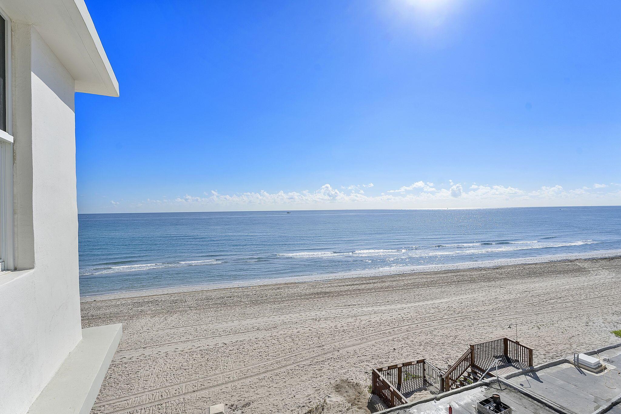 Condo for Sale in Highland Beach, FL