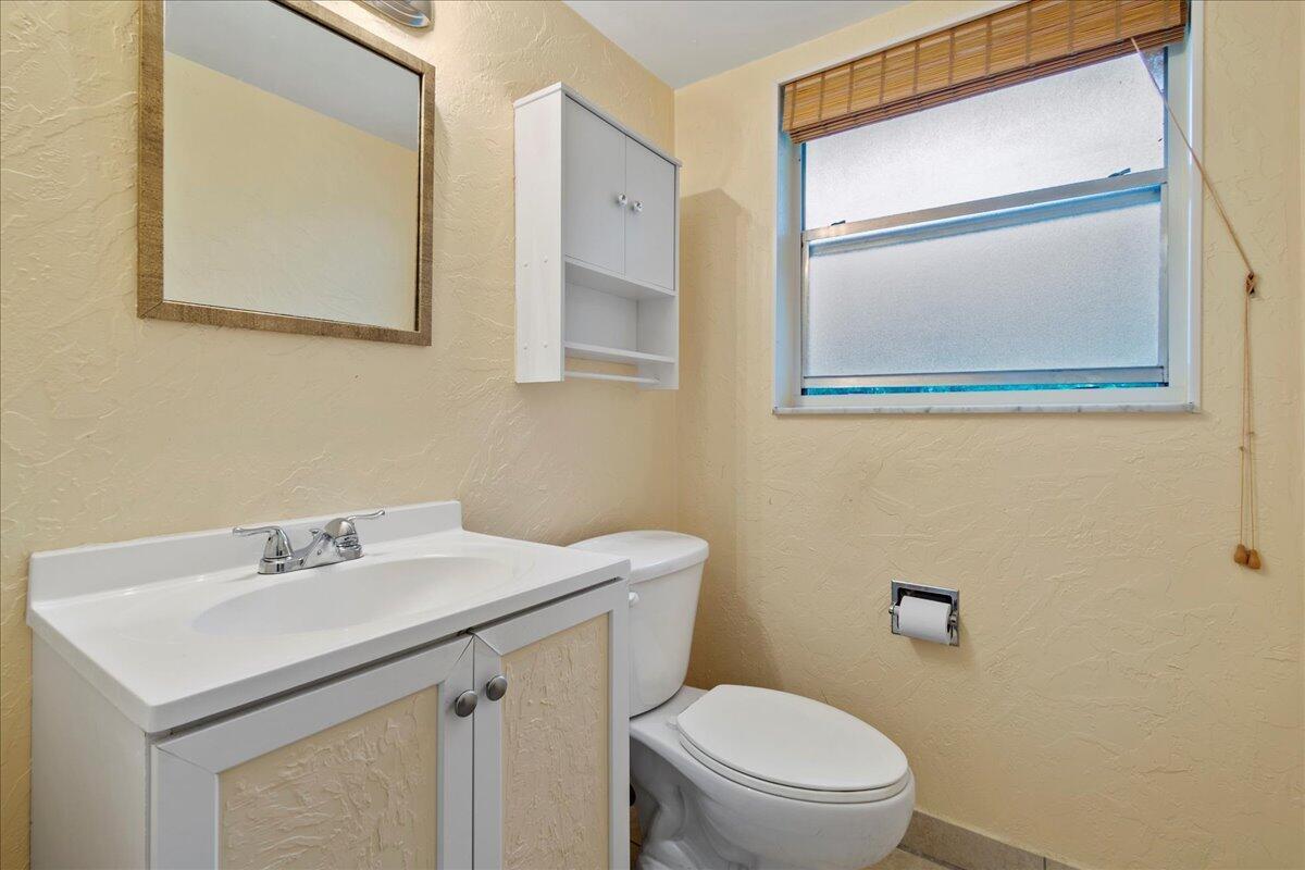 Photo 10 of home located at 427 Lake Frances Drive, West Palm Beach FL