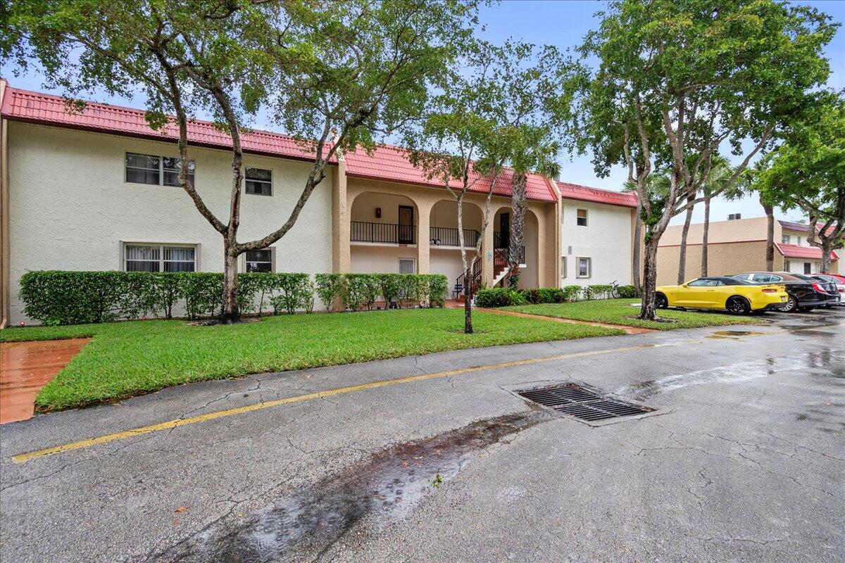 Photo 19 of home located at 427 Lake Frances Drive, West Palm Beach FL
