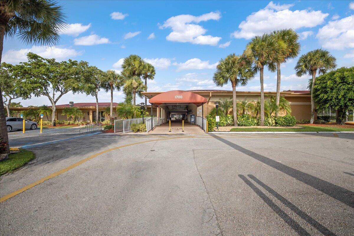 Photo 24 of home located at 427 Lake Frances Drive, West Palm Beach FL