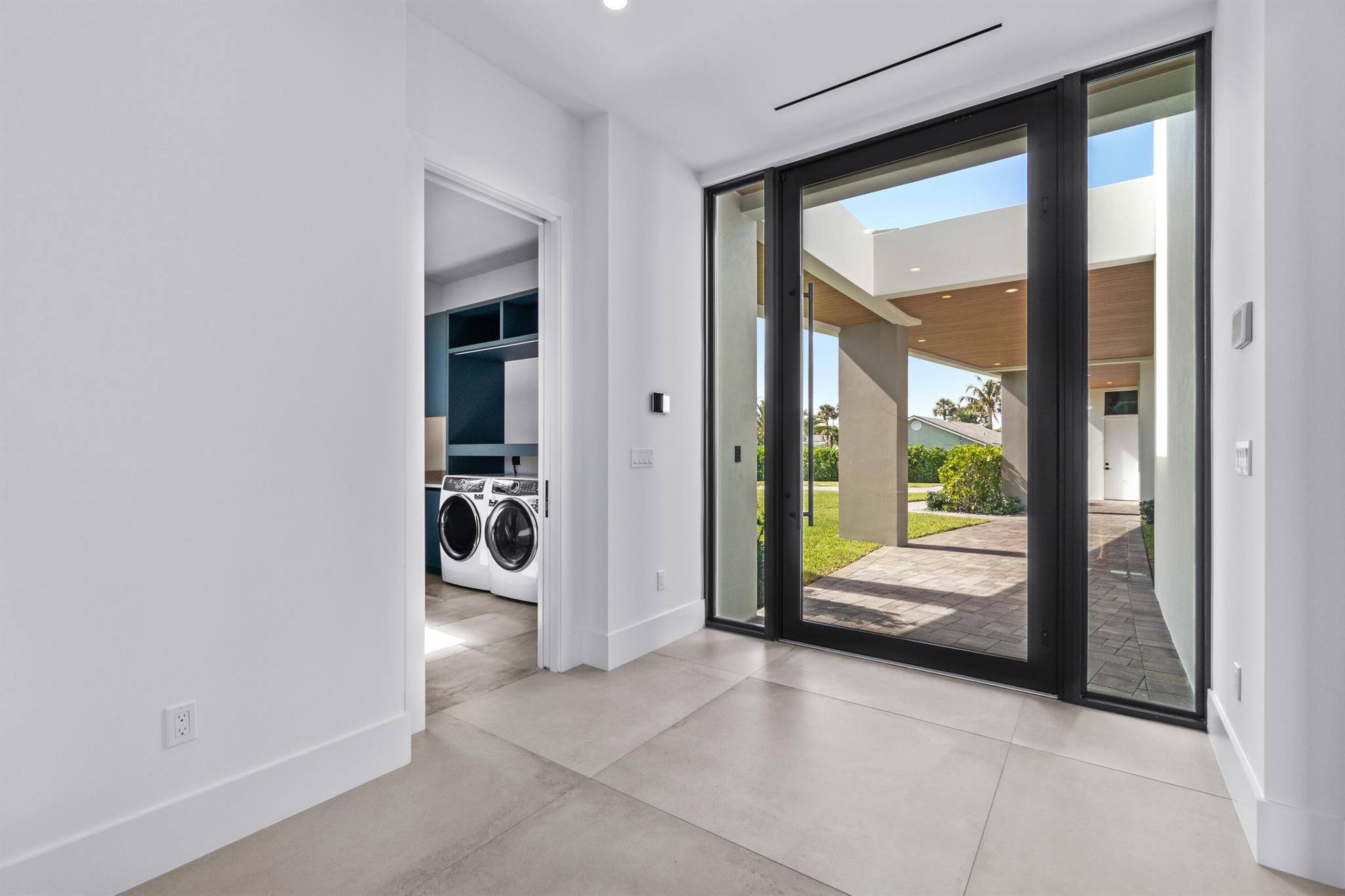 Image to showcase the property located at 3445 Harbor Road N
