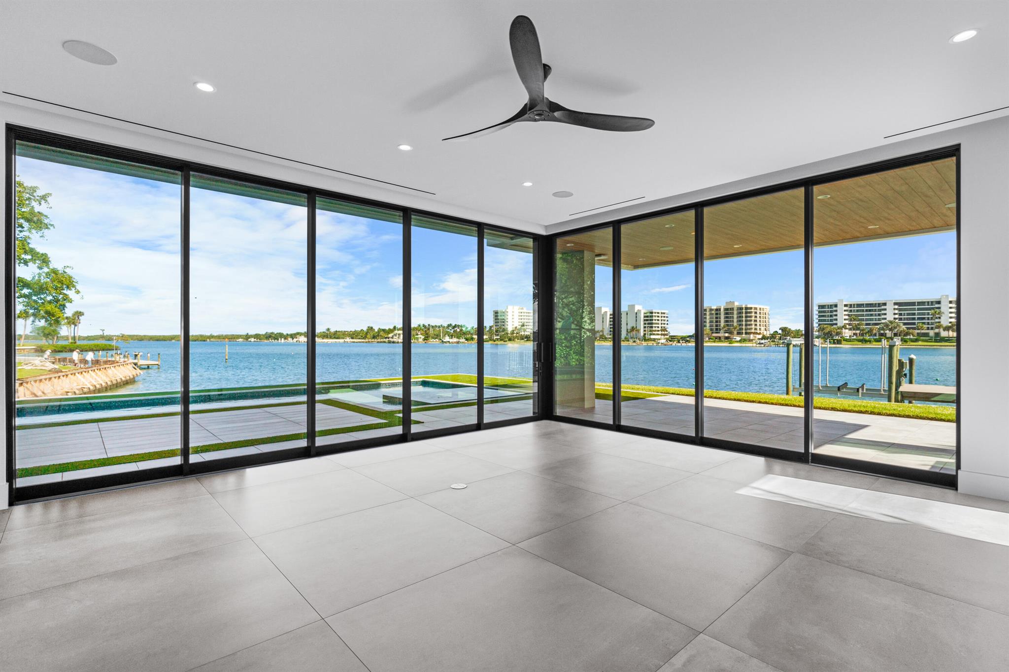 Image to showcase the property located at 3445 Harbor Road N