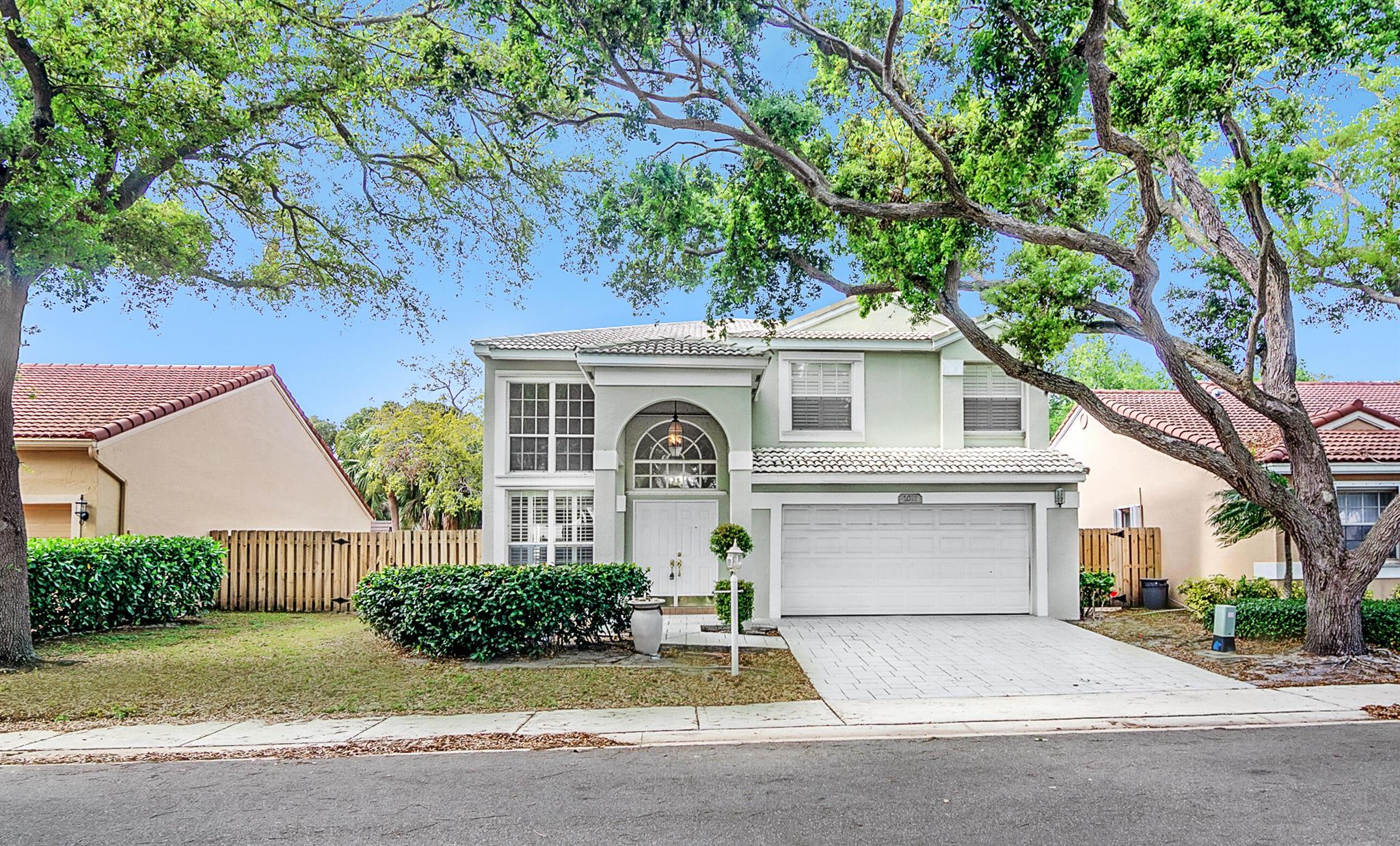 House for Sale in Palm Beach Gardens, FL