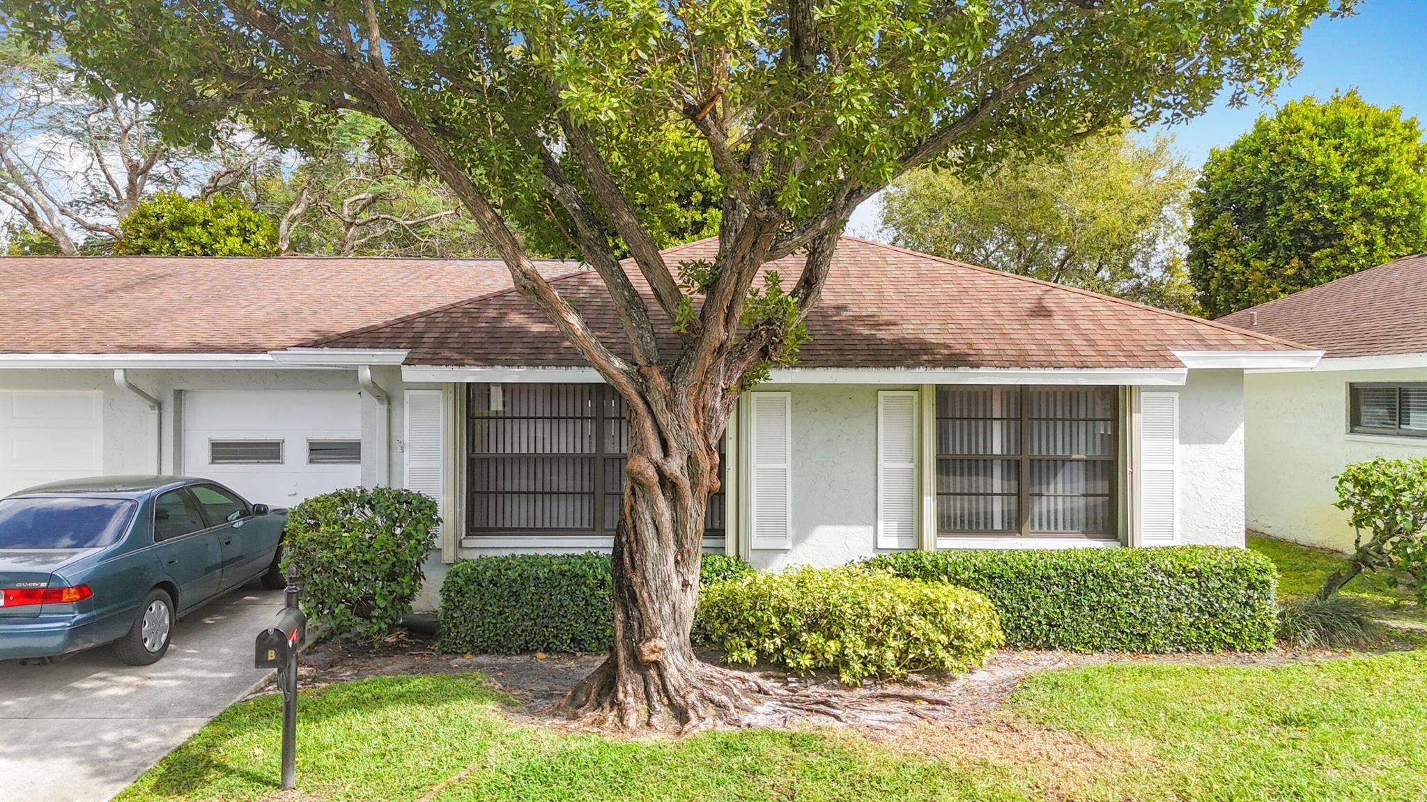 Welcome home to this spacious 2-bedroom, 2-bathroom villa in the highly sought-after 55+ community of Bent Tree Villas East. This move-in-ready home features an inviting open floor plan, perfect for entertaining, and includes a 1-car garage for added convenience. The HOA covers a comprehensive range of services, including a cable package, water, and lawn care, ensuring a low-maintenance lifestyle.Bent Tree Villas East offers an active and engaging community with a variety of amenities. Enjoy leisurely days at the community swimming pool, challenge friends at the bocce court or billiards table, and find a quiet retreat in the library. The clubhouse serves as the hub for numerous social activities, including the Art Club, Bowling Club, Men's Club, Page Turners book club, Social Club, and Women's Club, fostering a welcoming and vibrant atmosphere.

Don't miss this opportunity to embrace a relaxed, amenity-rich lifestyle&#x14;schedule your showing today!