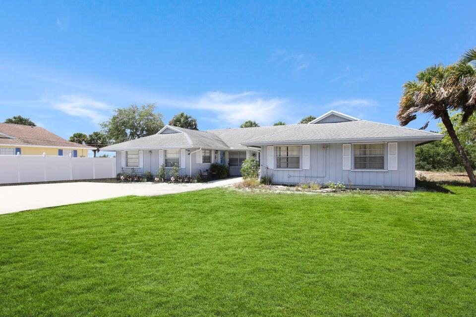 11099 Ridge Avenue, Fort Pierce, Florida 34982