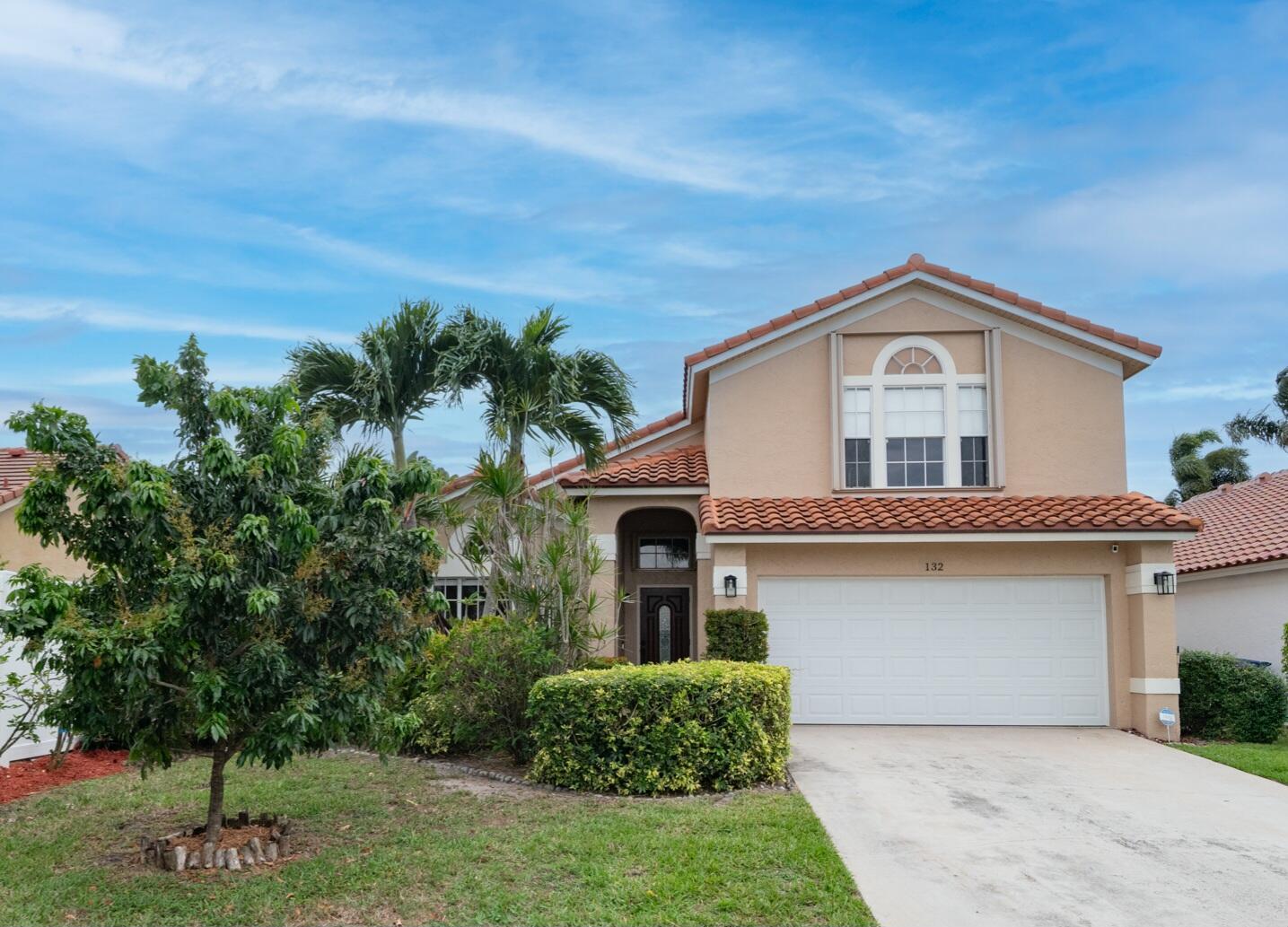 132 Stonebriar Boulevard, Jupiter, Florida 33458