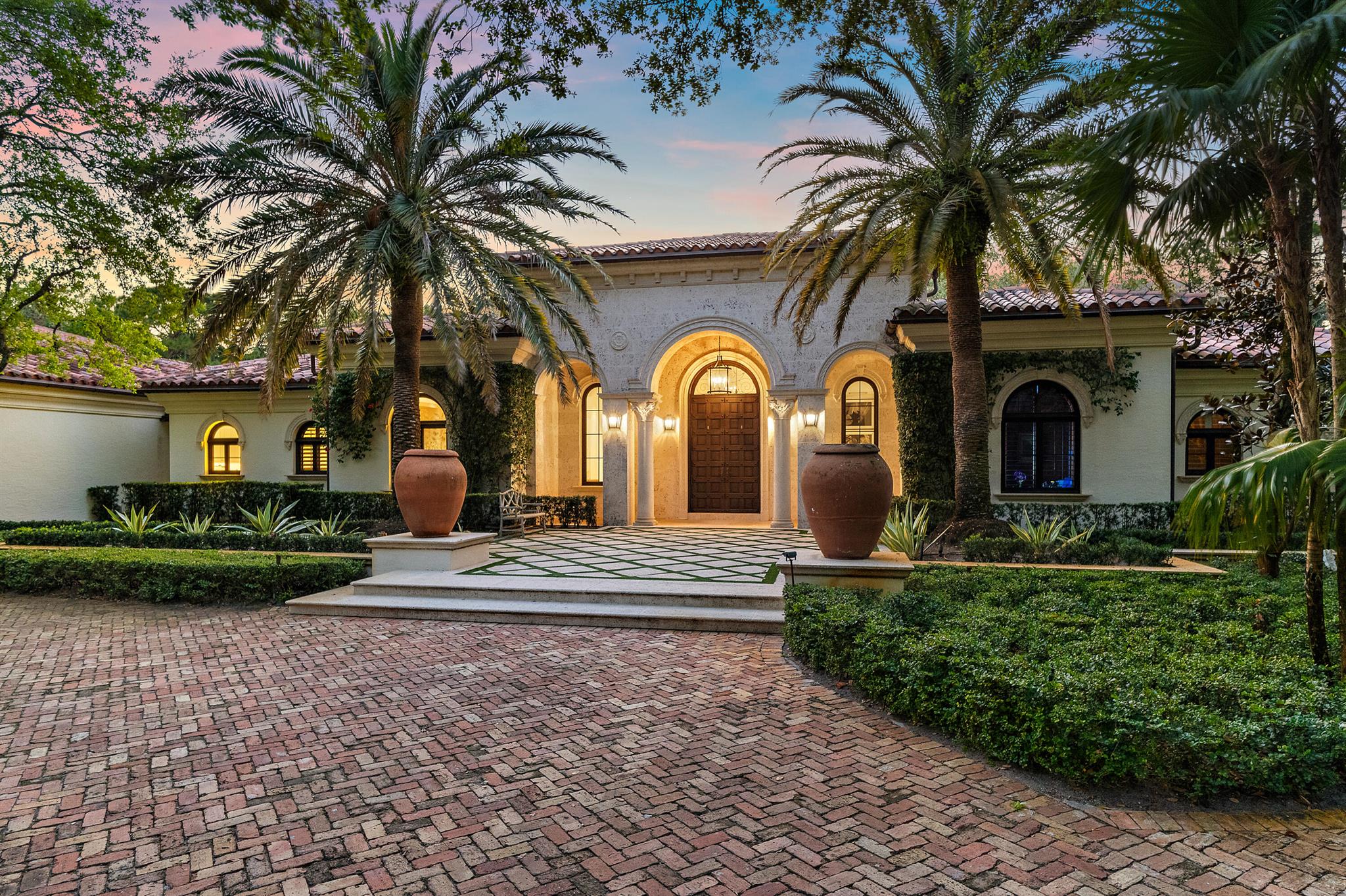 This signature Estate Home, one of only 46 that exist in the entire community, sits on a 1.25 acre lot in a most desirable locations in The Bear's Club.  Overlooking the entire 14th hole on the Jack Nicklaus signature golf course, the back yard offers a dream like setting that is breathtakingly tranquil and private.  Timeless architecture and the finest finishes make this home a ''must see'' for the most discriminating Buyers.