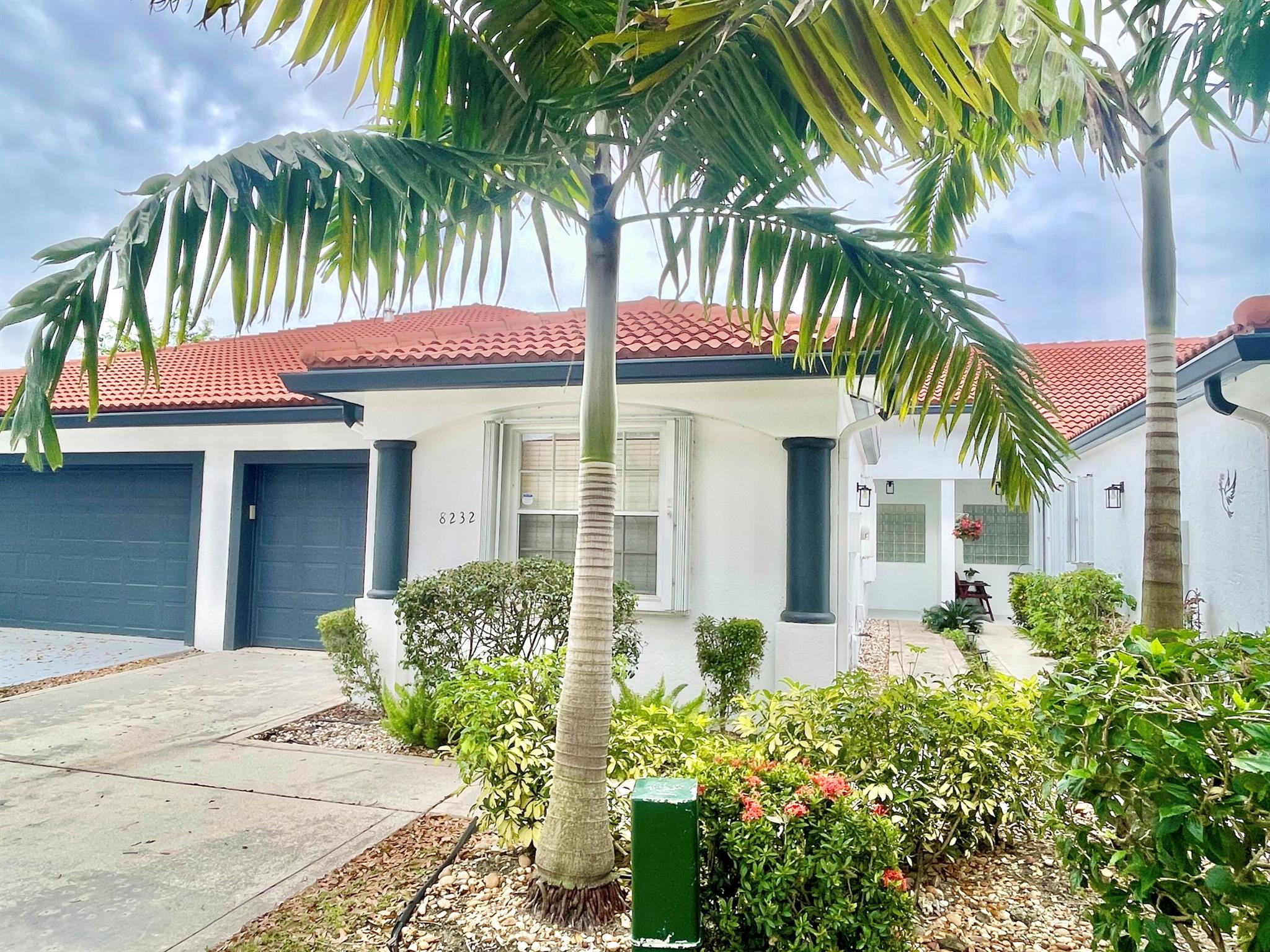 Discover this stunning 3/2 villa in the sought-after all-ages gated community of Villa San Remo. Just minutes away from top-rated schools, shopping, dining, and beaches. This residence has been meticulously maintained by a single owner. It boasts high ceilings, a spacious split-bedroom layout, and a large living area perfect for entertaining. The primary suite features a walk-in closet, while the inviting lanai offers a serene outdoor retreat. Enjoy the convenience of a new roof (2020), a freshly painted interior, and a 1-car garage. The HOA covers cable, internet, lawn care, and pressure washing of roofs, driveways, and walkways. Villa San Remo offers resort-style amenities, including a fully renovated clubhouse, Olympic-size pool, tennis and pickleball courts, playground, gym and sauna