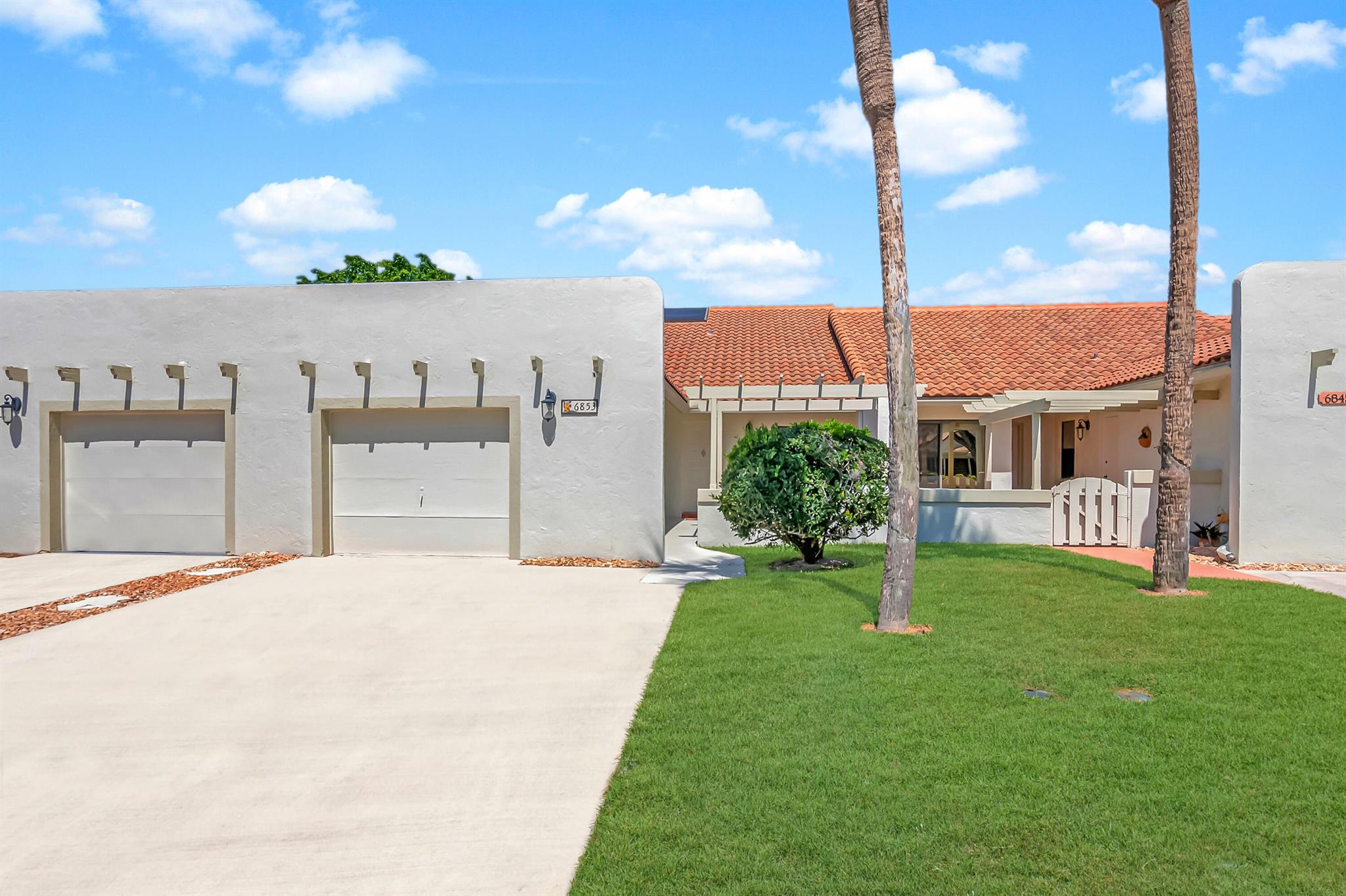 RARE OPPORTUNITY TO OWN THIS 3/2 UPDATED IMMACULATE VILLA WITH NEWER KITCHEN & BATH'S. ROOF 2019 & A/C 2021.OVERSIZED 1 CAR GARAGE WITH STORAGE IN THE ATTIC. FRONT PATIO PROFESSIIIONALY  LANDSCAPED . PRIVATE FENCED IN BACK YARD WITH NO NEIGHBORS. THIS ONE OF A KIND VILLA IS LOCATED IN TIBURON II IN CENTRAL BOCA. COMMUNITY POOL & TENNIS COURTS. A RATED SCHOOLS WALK TO SHOPPING,RESTURANTS ,PUBLIX. CLOSE PROXMITY TO TOWN CENTER MALL , YMCA & EASY ACCESS TO 1-95 & FL. TURNPIKE & BOCA RATON BEAUTIFUL BEACHES. LOW MONTHLY MAINTENANCE !