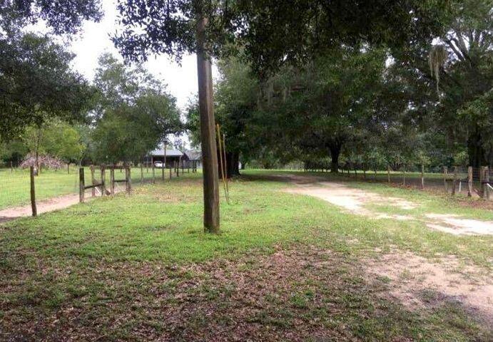 Photo 12 of home located at 4375 Neff Lake Road Road, Brooksville FL