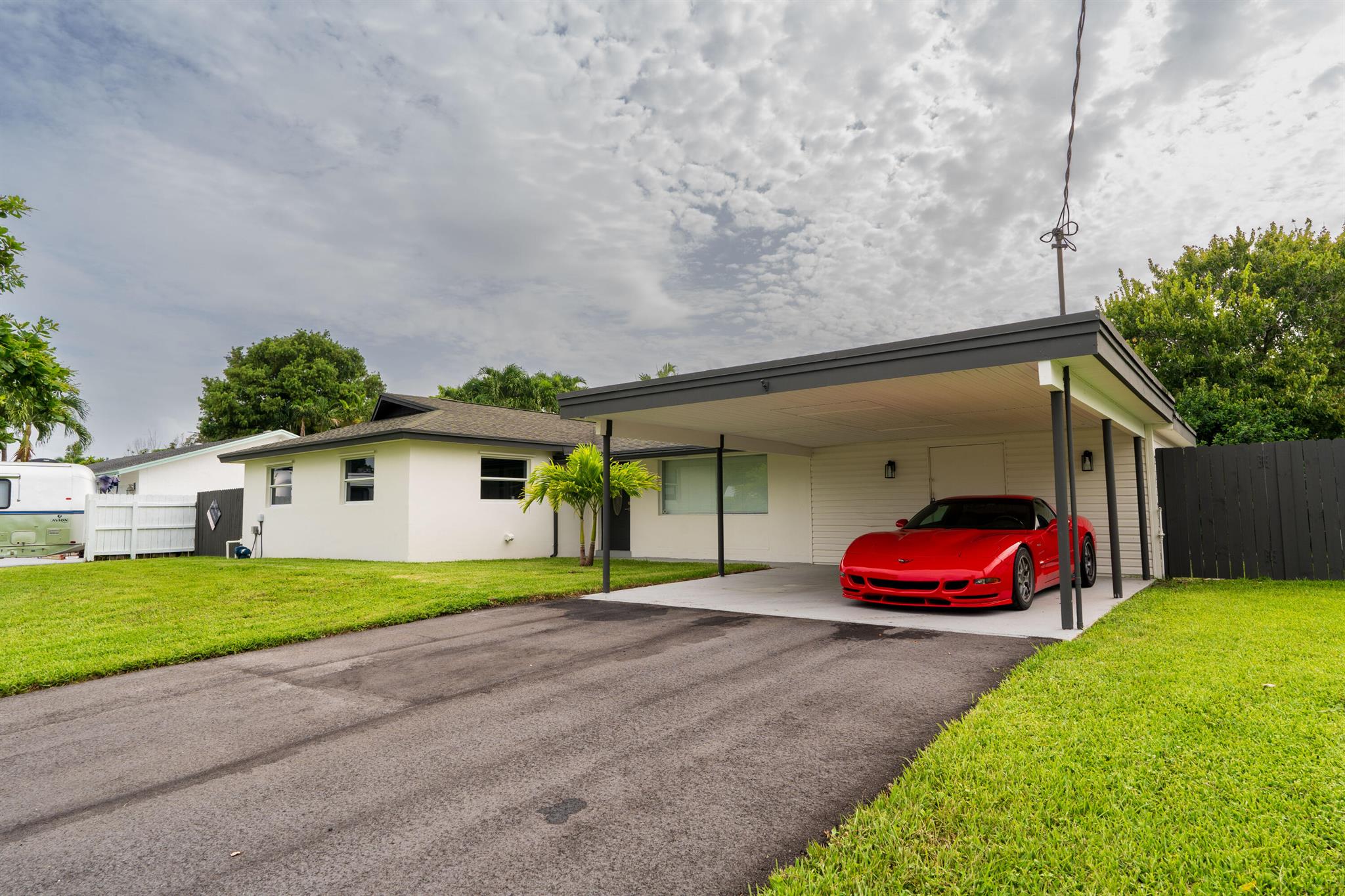 House for Sale in Palm Springs, FL