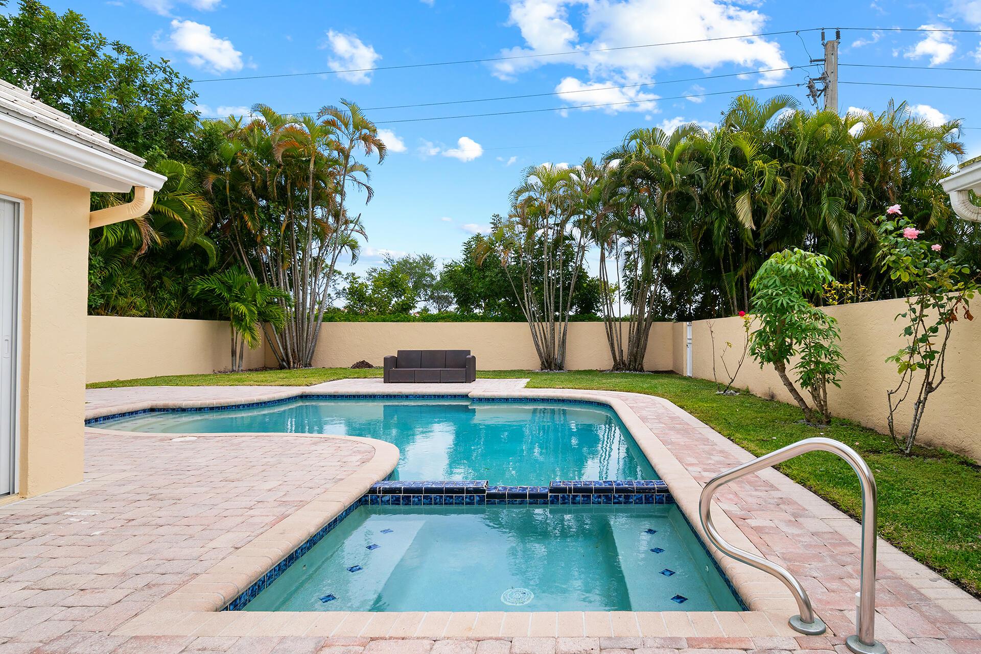 952 Dickens Place, West Palm Beach, Florida 33411