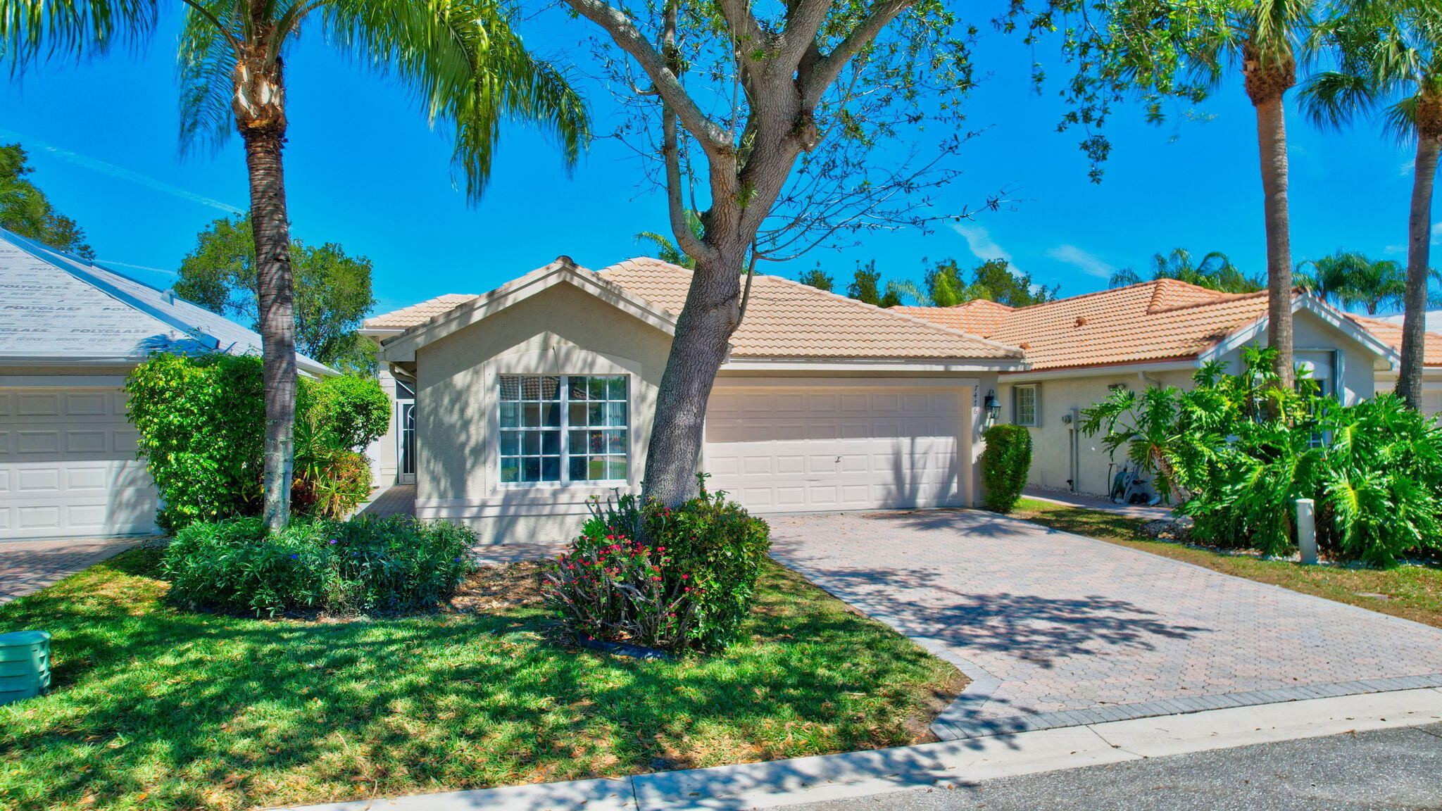 BEAUTIFUL WATERFRONT, 3 BED /2.5 BATH FRESHLY PAINTED MAJESTIC MODEL. AS YOU ENTER THIS LOVELY HOME YOU SEE TRAVERTINE FLOORS WHICH EXTEND THROUGHOUT THE HOME. KITCHEN HAS BEEN UPDATED WITH LIGHT CREAM CABINETS WITH A CARAMEL WASH, GRANITE COUNTERTOPS, SS APPLIANCES AND PULL OUTS. ENJOY BREAKFAST IN THIS COZY KITCHEN AT THE BANQUETTE.  PRIMARY BEDROOM HAS SPECTACULAR LAKE VIEWS, WALK-IN CLOSET AND AN EN SUITE BATHROOM. SPLIT BEDROOM FLOOR PLAN WITH THE SECOND GUEST BEDROOM OVERLOOKING THE GARDEN.  THIRD BEDROOM IS USED AS AN OFFICE WITH FLOOR TO CELING BUILT-INS.  AC WAS REPLACED IN 2024 AND HOT WATER HEATER 2016. GLASS ENCLOSED LANAI HAS SPECTACULAR LAKE VIEWS TO WATCH SUNSETS.  COME SEE THE NEWLY RENOVATED  CLUBHOUSE OPENING SPRING 2025.  AMENITIES GALORE!!! VALENCIA FALLS IS AN ACTIVE 55+ COMMUNITY WITH 6 PICKLEBALL AND 6 TENNIS COURTS WHICH BOTH HAVE LEAGUE PLAY AND SOCIAL PLAY.  THERE ARE PRO TEACHERS FOR NEWBIES AND SKILLED PLAYERS. THE CLUBHOUSE HAS A NEWLY RENOVATED AND EXPANDED CAFE &amp; FITNESS CENTER.  THE FITNESS CENTER HAS A NEWLY EXPANDED YOGA/PILATES ROOM AND WEIGHT TRAINING ROOM. THE GRAND SOCIAL HALL IS WHERE ALL THE PARTIES, EVENTS AND SHOWS ARE HELD.  THERE ARE CARD ROOMS AND AN ART CENTER. SOMETHING FOR EVERYONE. THE EXPANDED CAFE OVERLOOKS THE POOL WHICH HAS LAP LANES FOR SWIMMERS. THE POOL IS HEATED IN THE WINTER AND COOLED IN THE SUMMER. THERE ARE WATER AEROBICS CLASSES AND A RESISTANCE POOL FOR EXERCISE. THE HOT TUB IS ALSO NEXT TO THE COVERED SHADED CANOPIES. BOCCE IS A HUGE CLUB HERE TOO! COME LIVE THE VALENCIA LIFESTYLE!!  
ALL MEASUREMENTS AND INFORMATION DEEMED ACCURATE AND SHOULD BE INDEPENDENTLY VERIFIED.