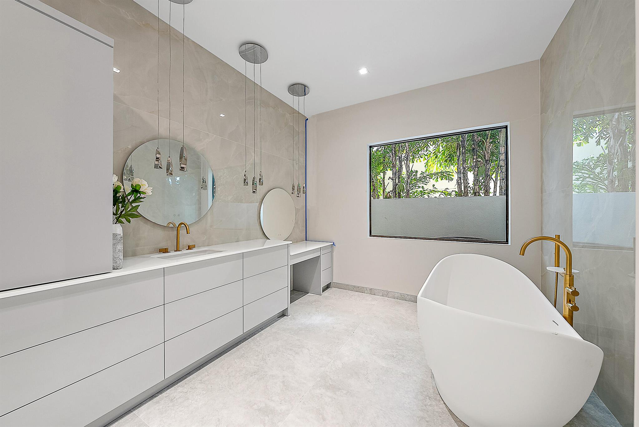 Photo 20 of home located at 126 Quayside Drive, Jupiter FL
