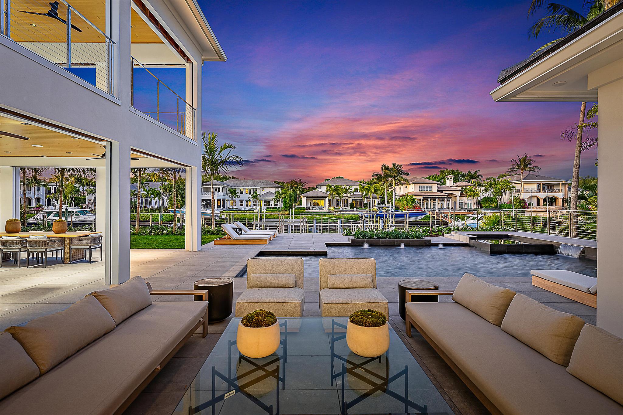 Photo 7 of home located at 126 Quayside Drive, Jupiter FL