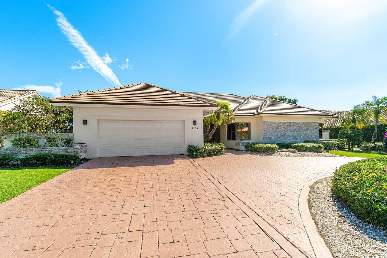 House for Sale in Boca Raton, FL