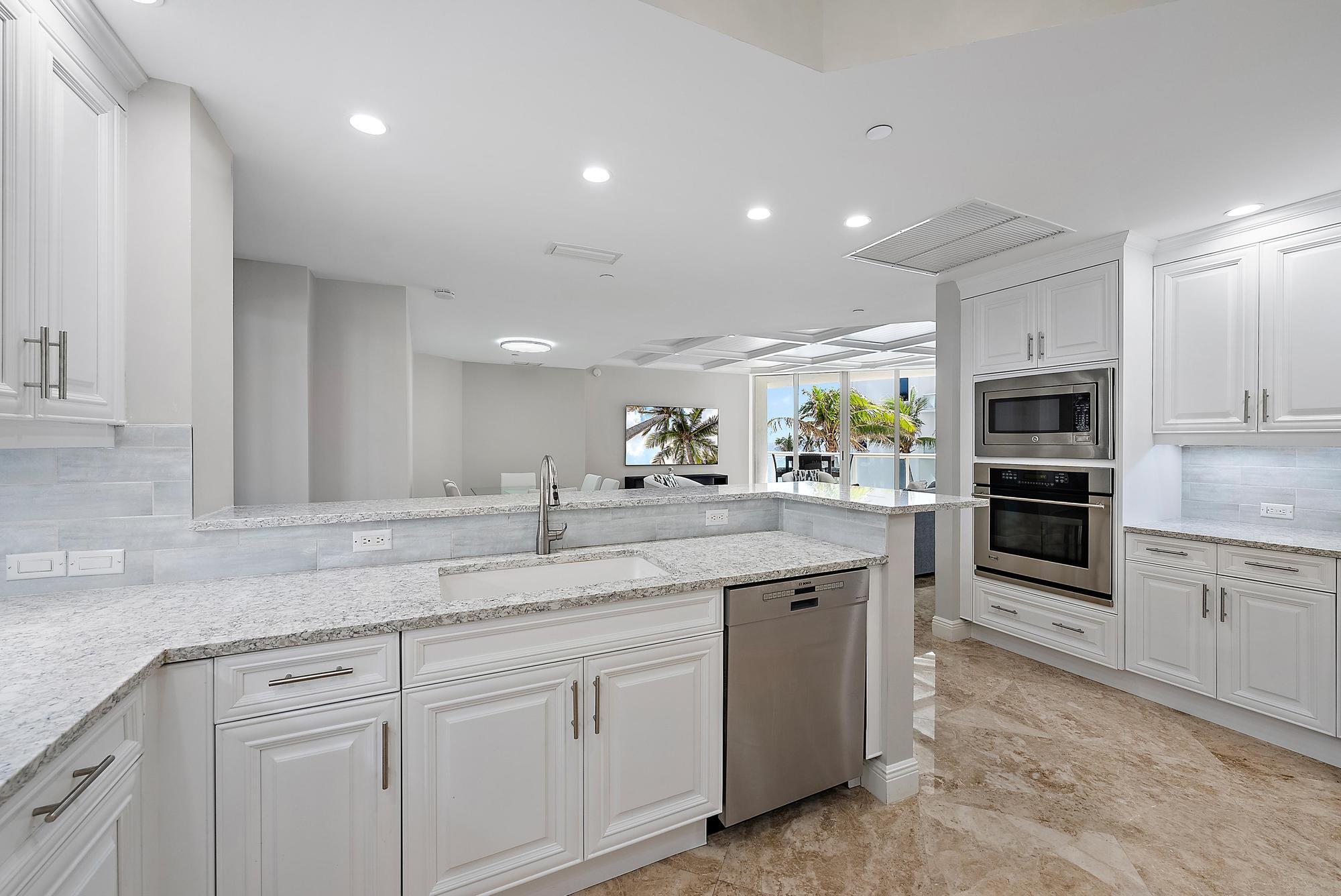 Photo 9 of home located at 4600 N Ocean Drive 402, Singer Island FL
