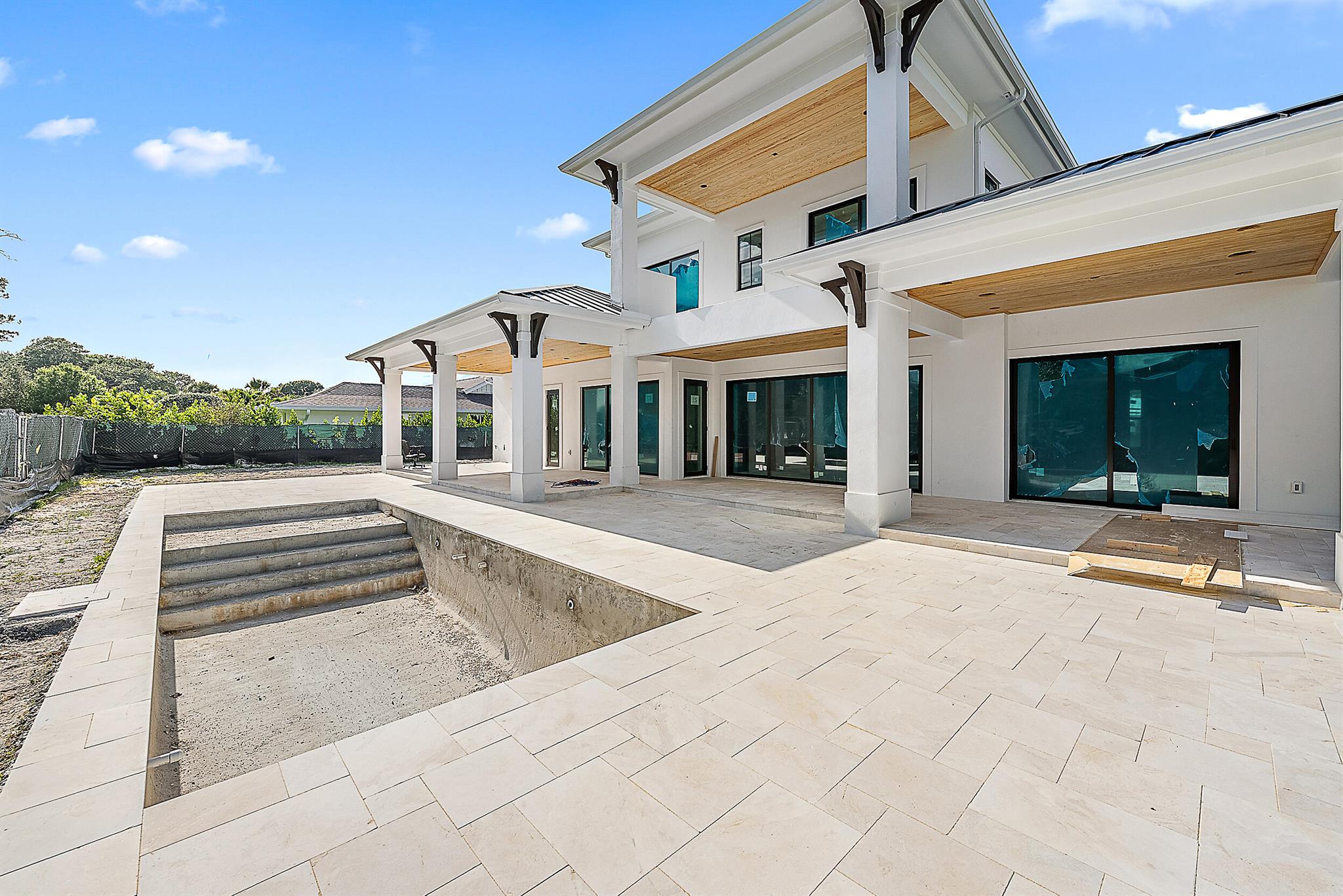 Image to showcase the property located at 325 Fairway N