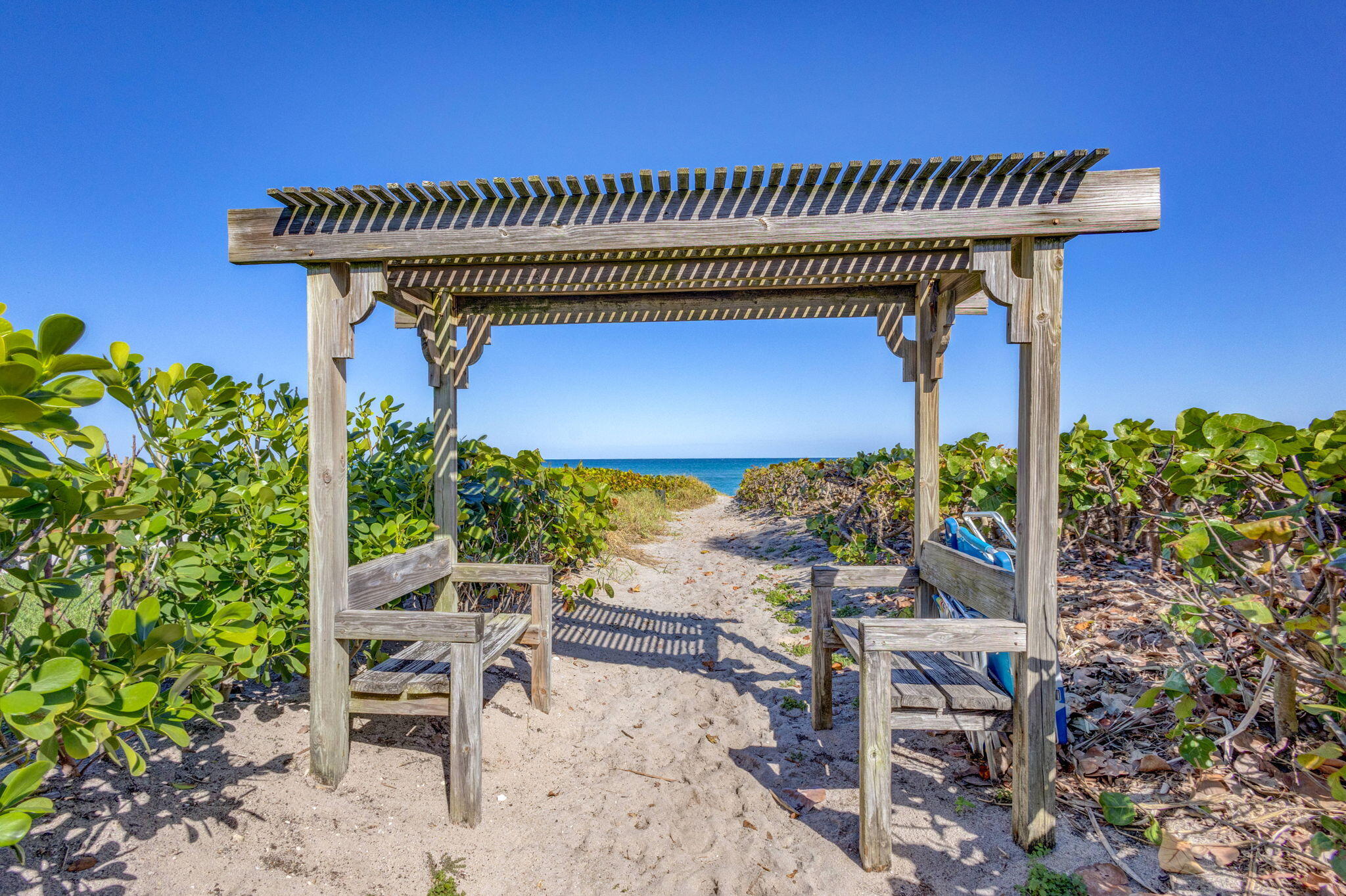 Image to showcase the property located at 240 Celestial Way 5