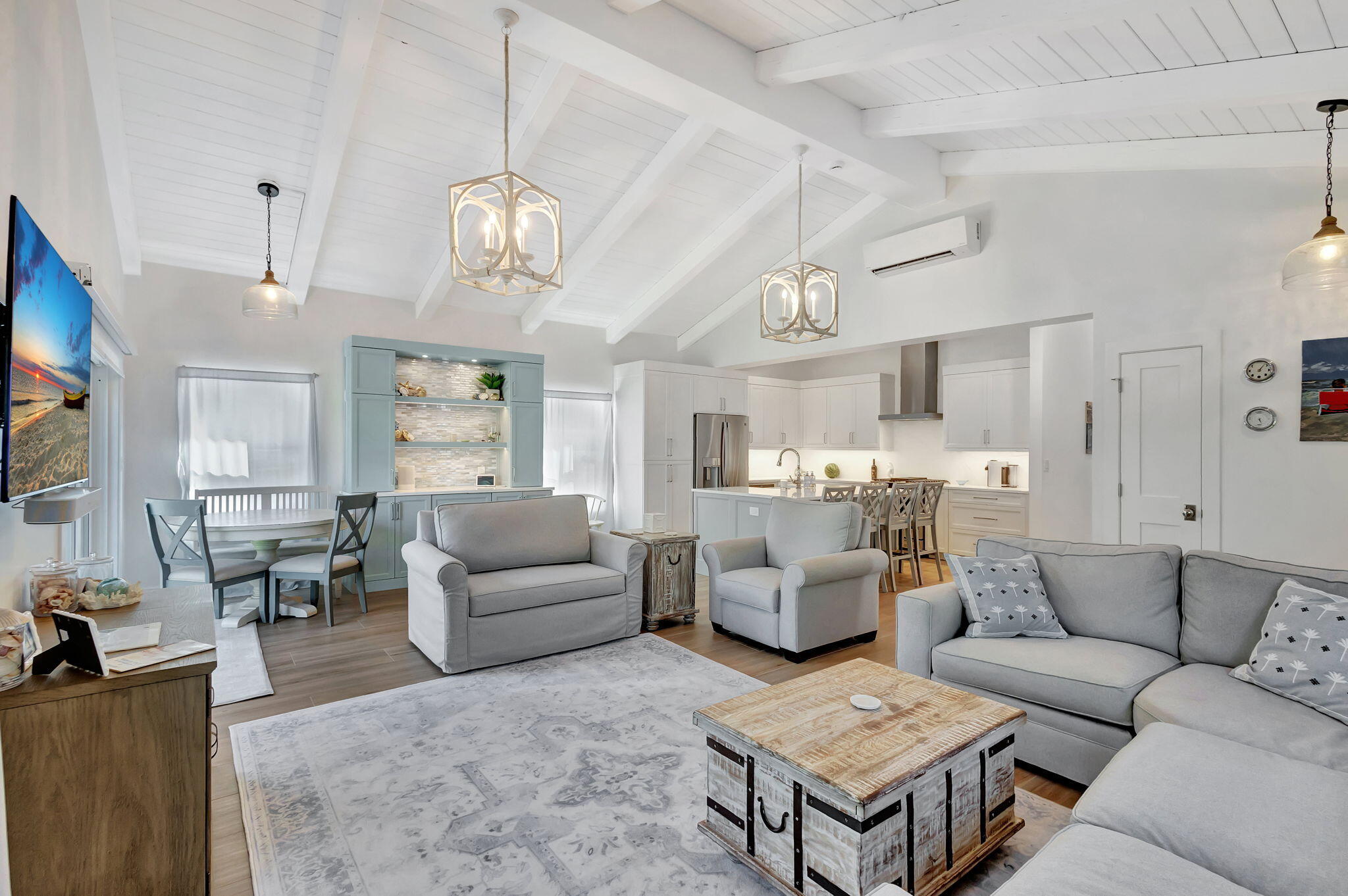 Image to showcase the property located at 240 Celestial Way 5
