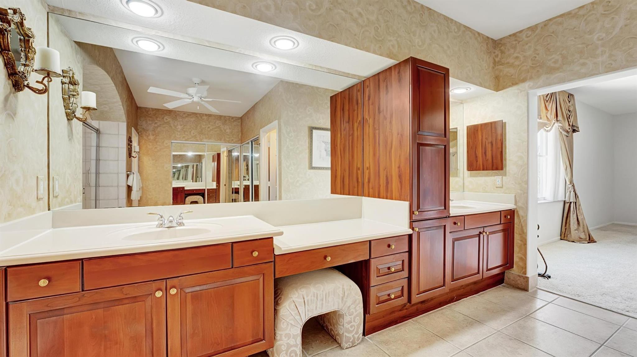Photo 16 of home located at 6741 Finamore Circle, Lake Worth FL