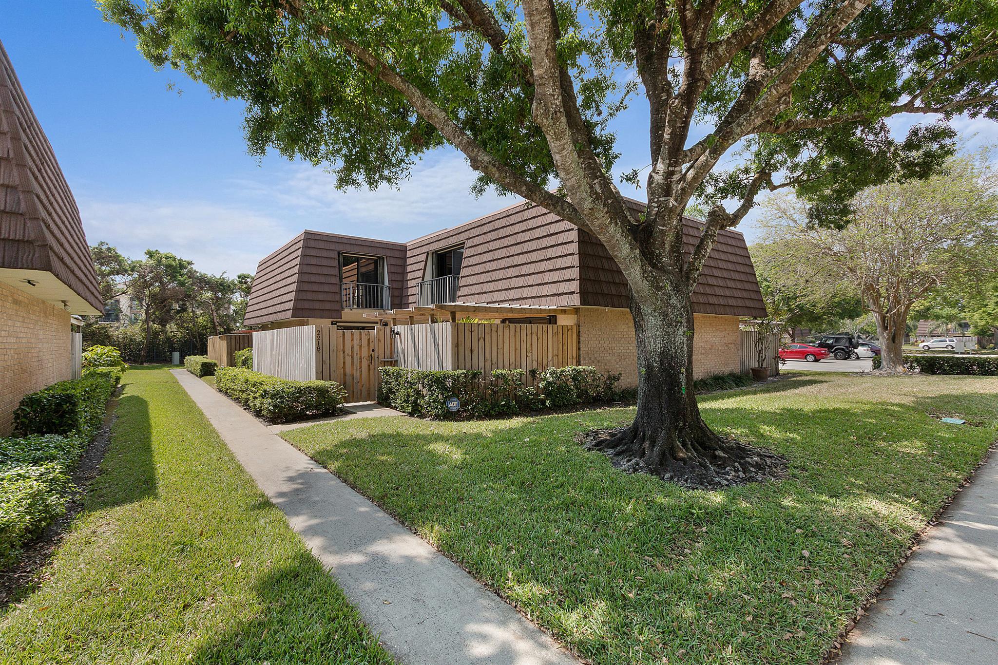 ''GARDEN LAKES'' TOWNHOME COMMUNITY IN THE HEART OF DESIRABLE PALM BEACH GARDENS!  2 BEDROOM, 2-1/2 BATHROOMS, PLUS Den for Office, Media or sleeping.  Freshly painted throughout. Brand New Washer & Dryer. Only minutes to the beautiful beaches of Juno, Jupiter & Singer Island.  Close to PGA National Golf Resort, The Gardens Mall, Palm Beach State College, Trader Joe's, Fresh Market, Publix, I - 95 on-ramp and the Florida Turnpike on-ramp.  Features include Stainless Steel Samsung Appliances, Wide-Plank Luxury Vinyl  Flooring in living areas, Private Fenced Courtyard.  Come see for yourself how easy it is to live the Palm Beach Lifestyle  of Luxury & Convenience.