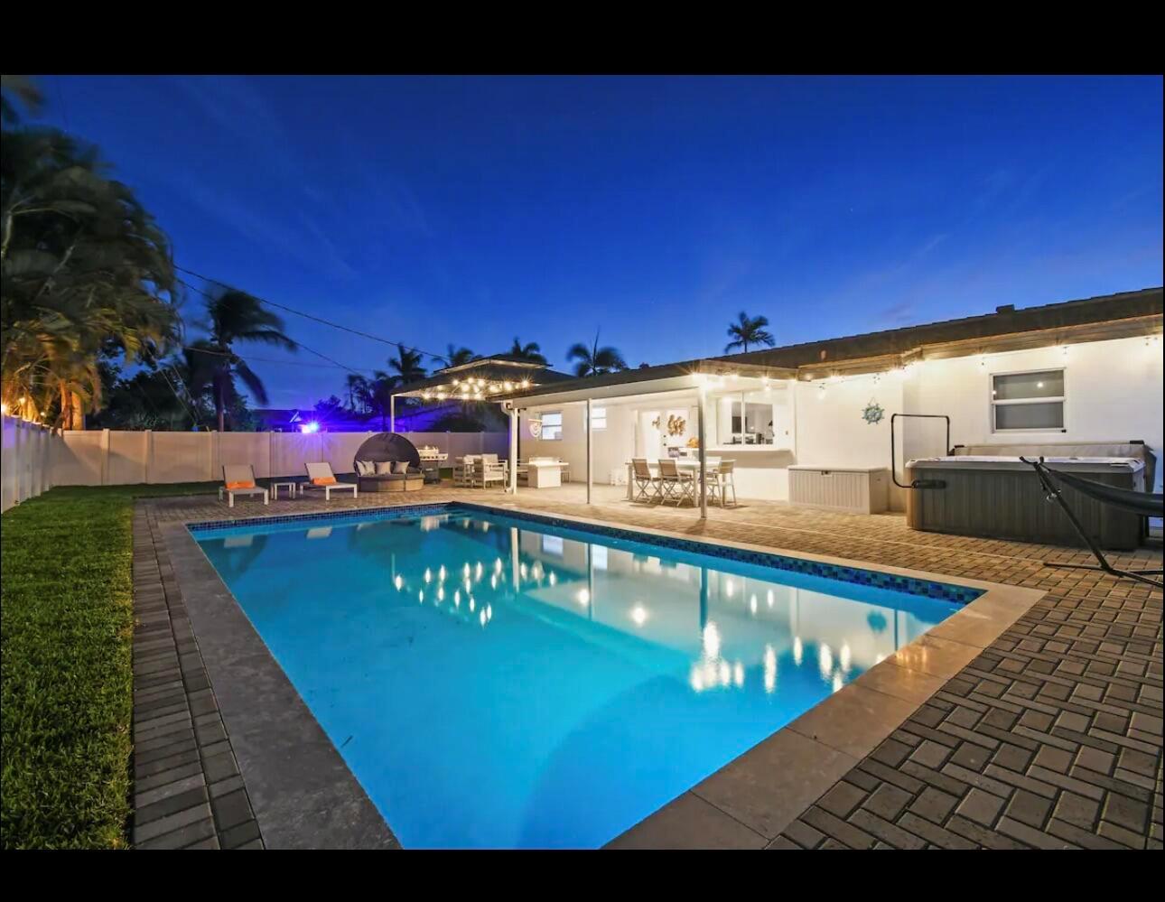 5040 22 Avenue, Lighthouse Point, Florida 33064