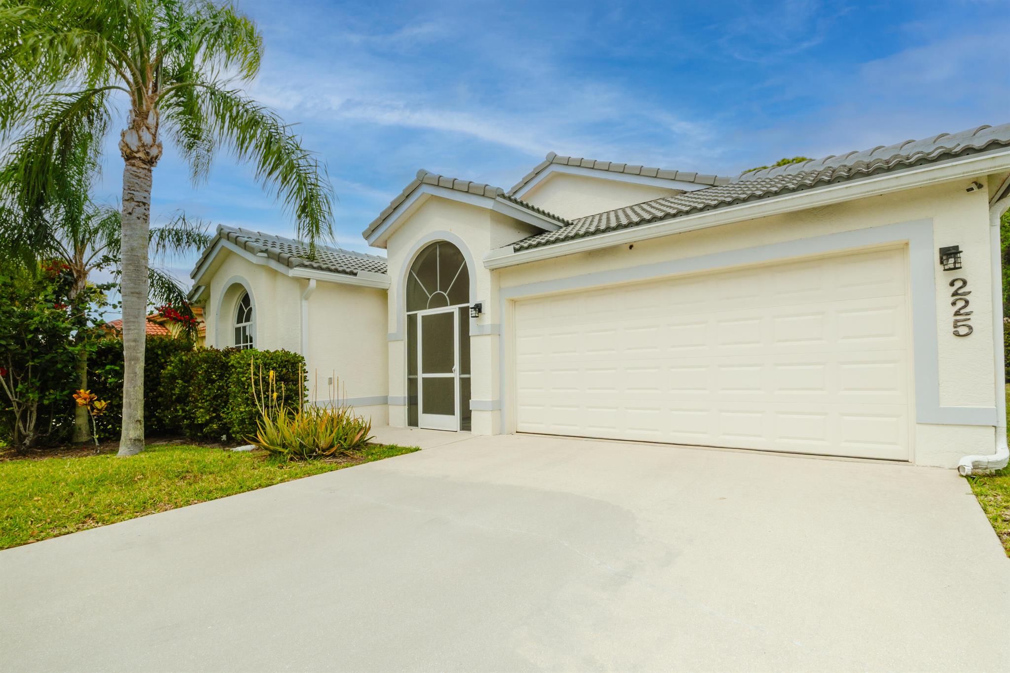 225 Preserve Court, Royal Palm Beach, Florida 33411