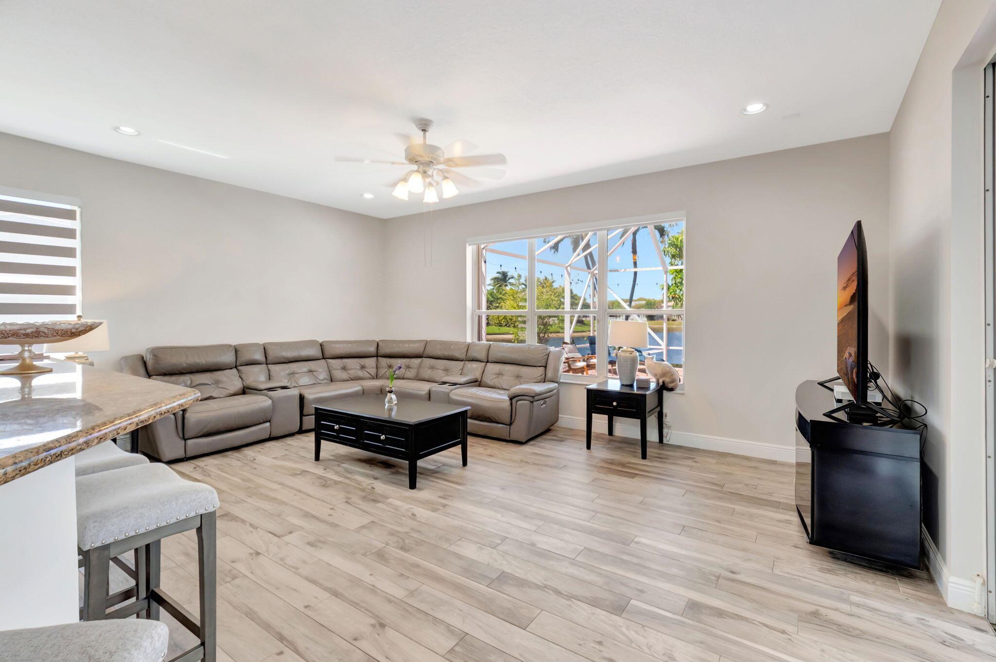 Photo 12 of home located at 6453 Kirsten Way, Lake Worth FL