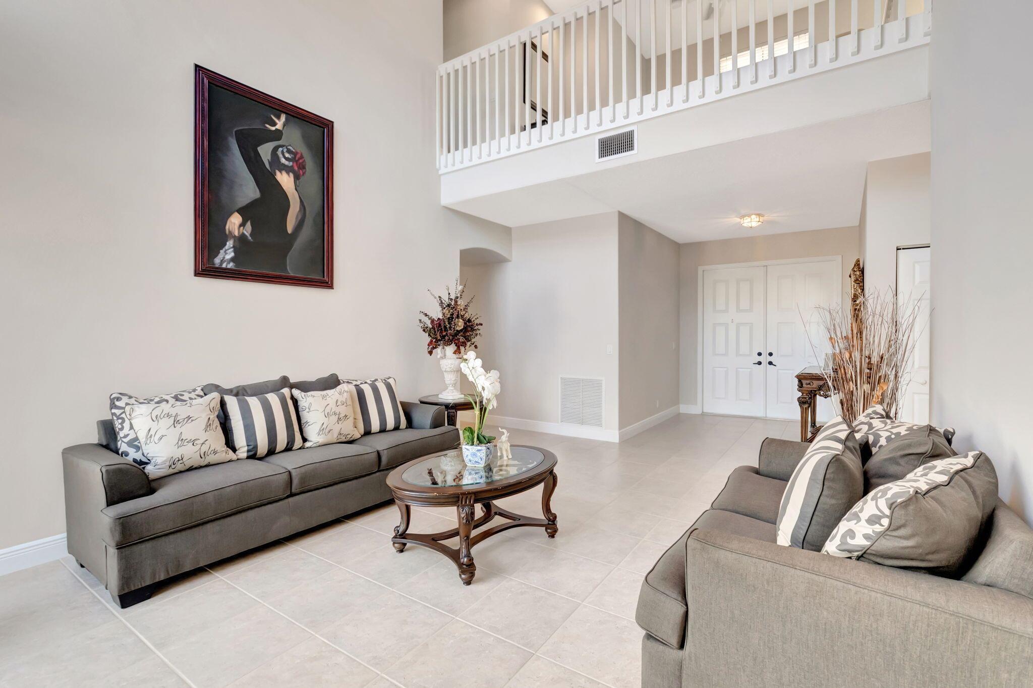 Photo 4 of home located at 6453 Kirsten Way, Lake Worth FL