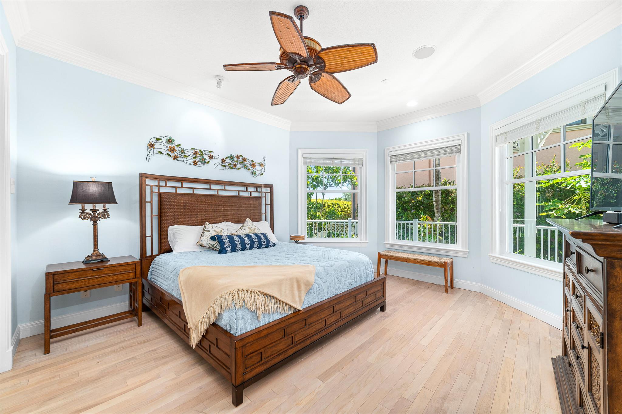 Image to showcase the property located at 511 Saturn Lane
