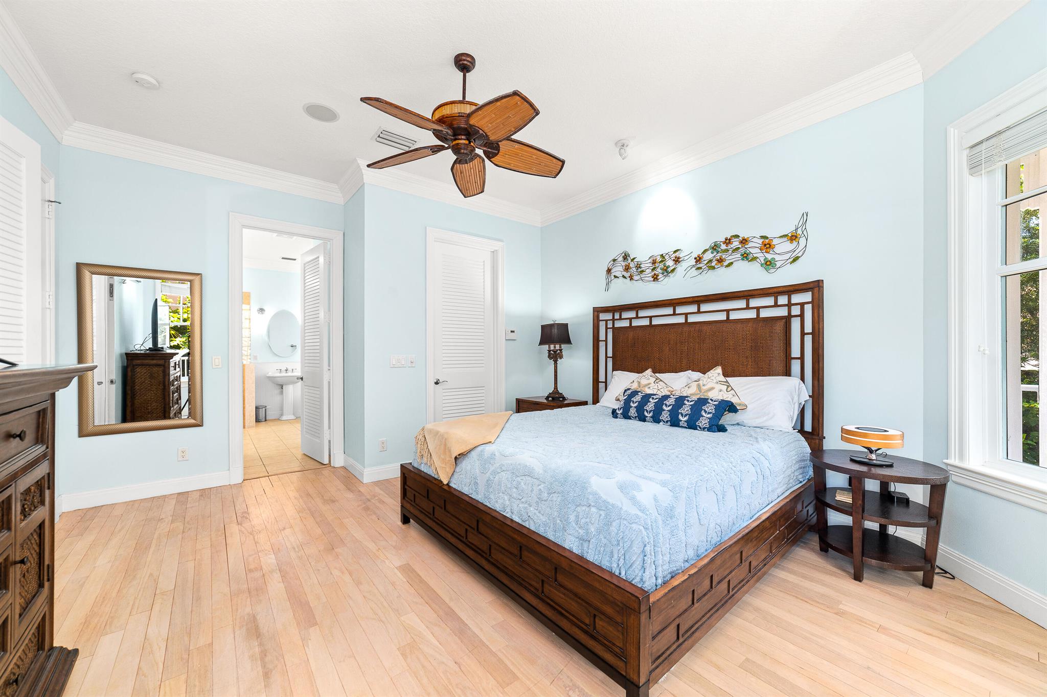 Image to showcase the property located at 511 Saturn Lane