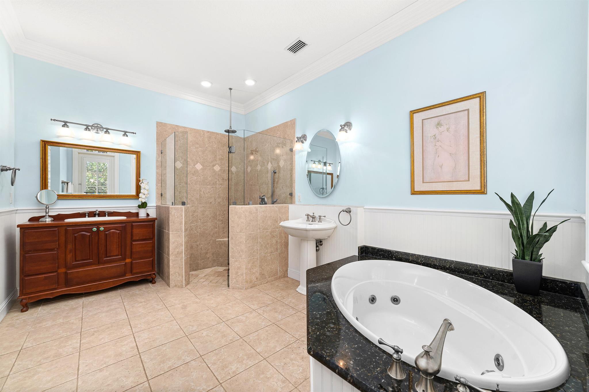 Image to showcase the property located at 511 Saturn Lane