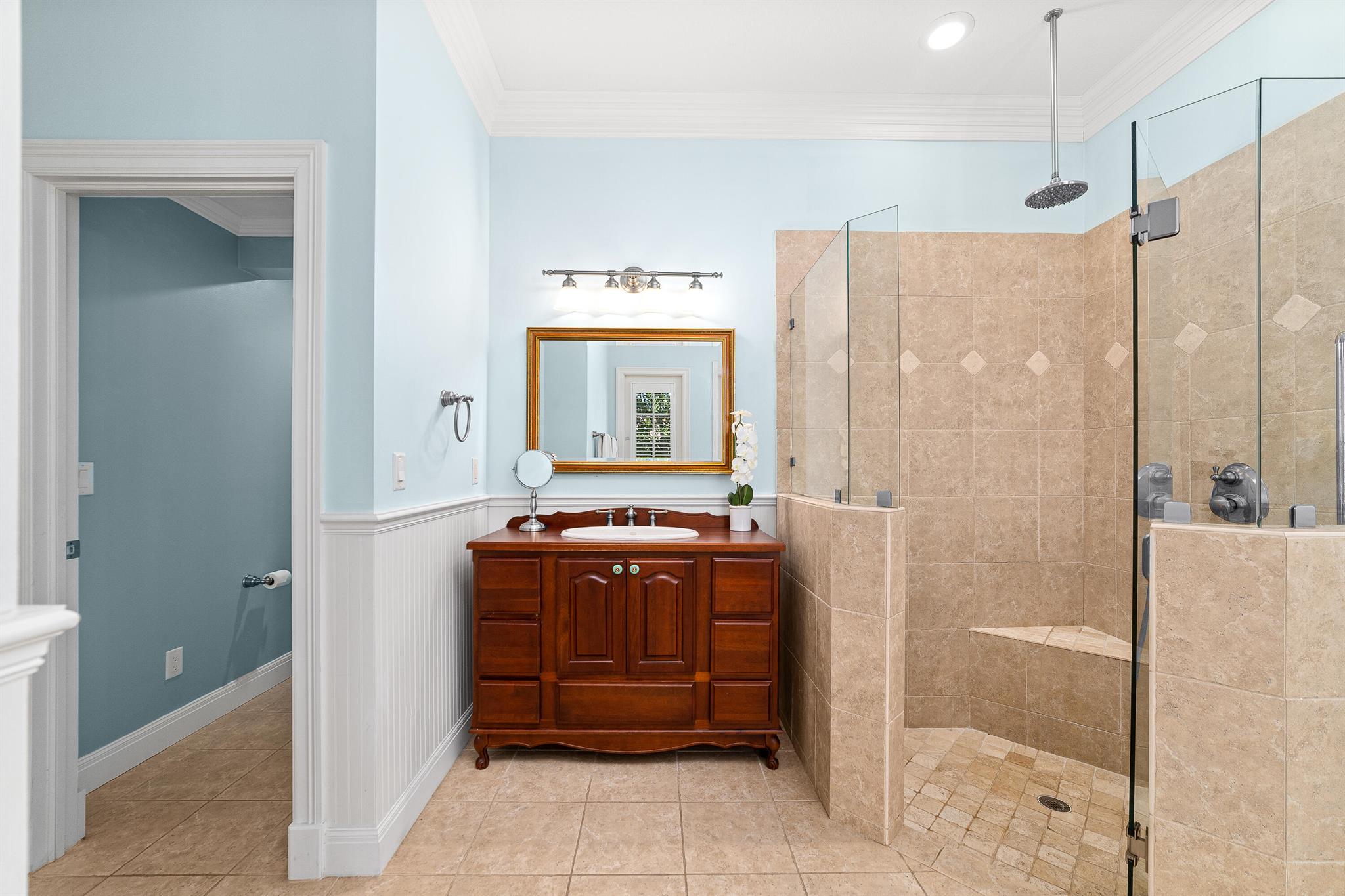 Image to showcase the property located at 511 Saturn Lane