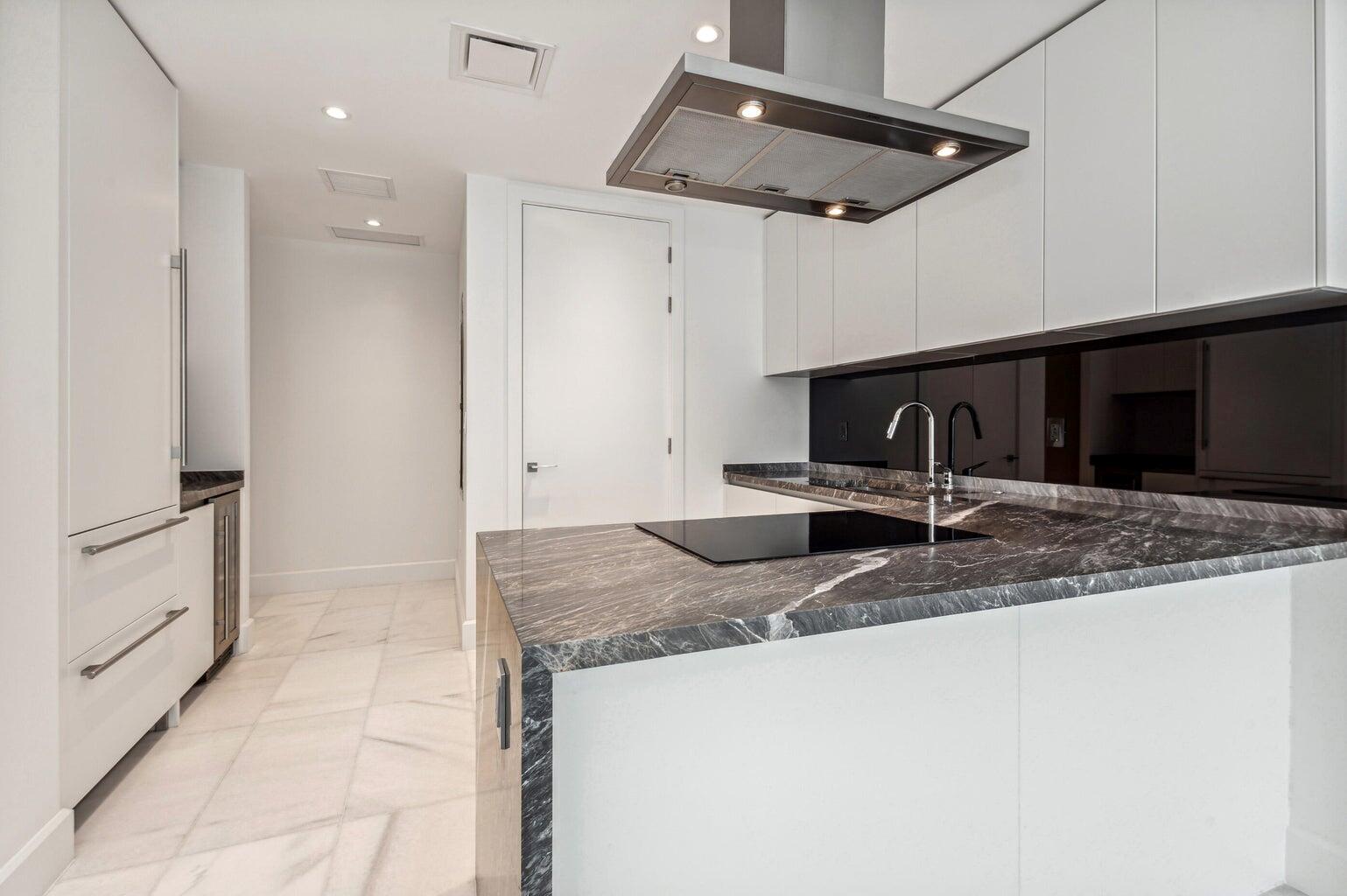 Condo for Sale in Miami, FL
