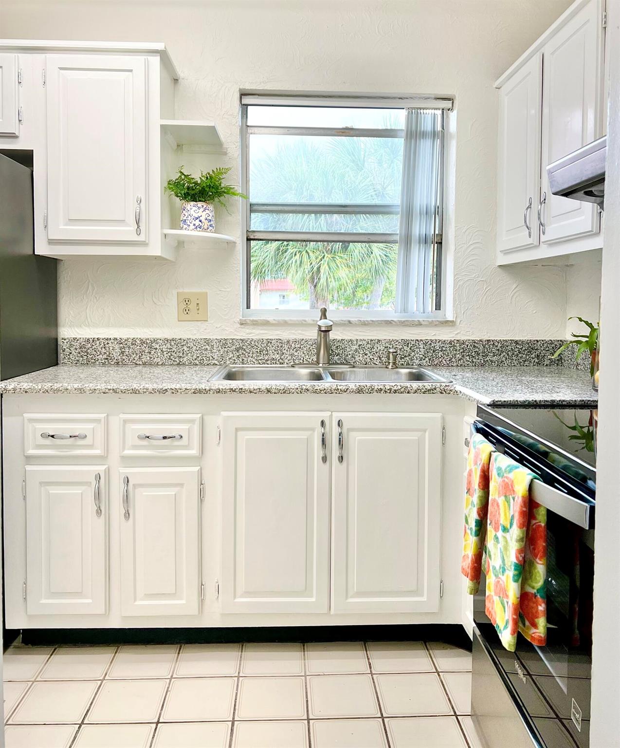 Photo 5 of home located at 108 Lake Carol Drive, West Palm Beach FL