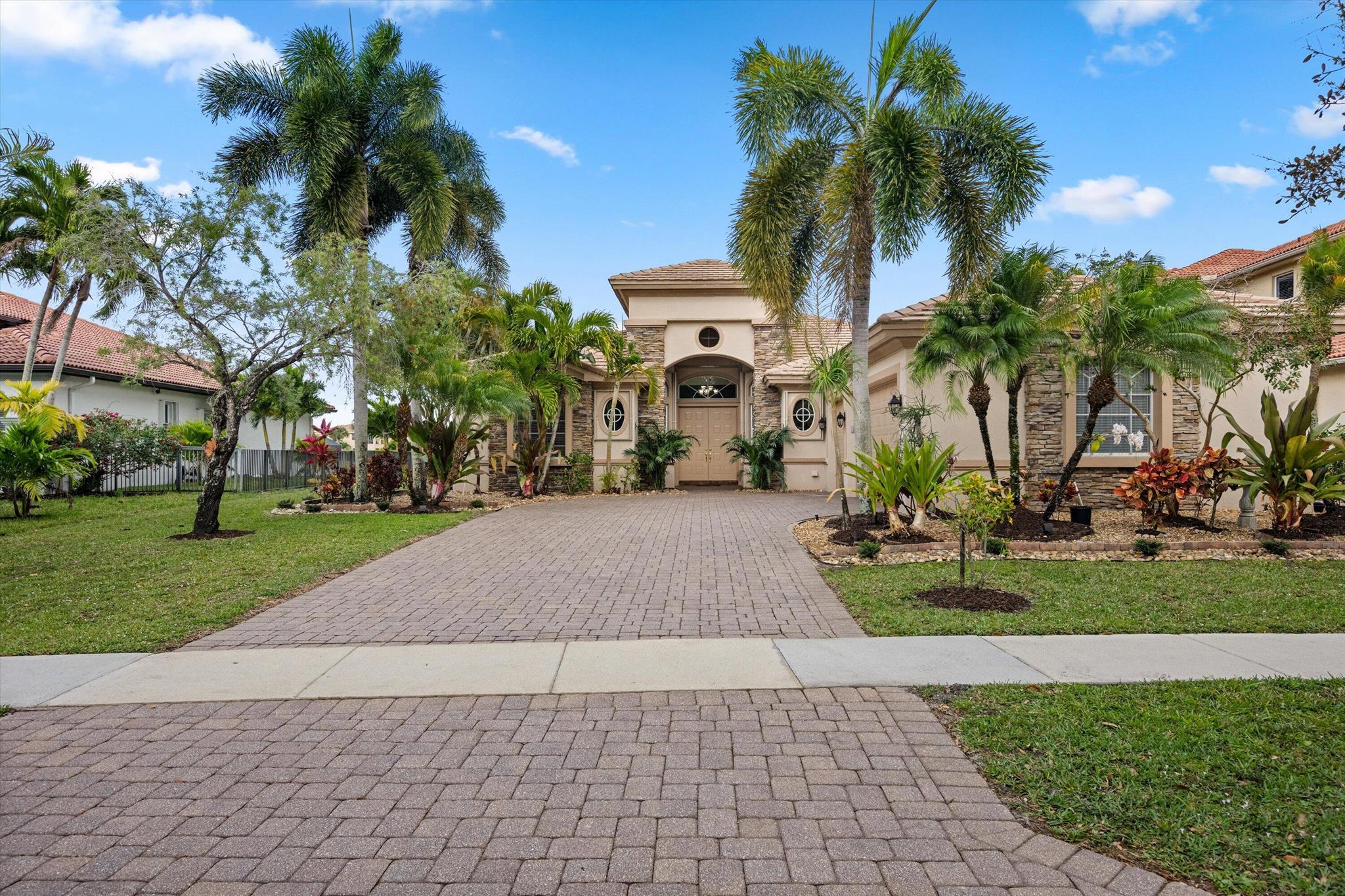 Photo of 784 Montclaire Court, Royal Palm Beach, FL 33411