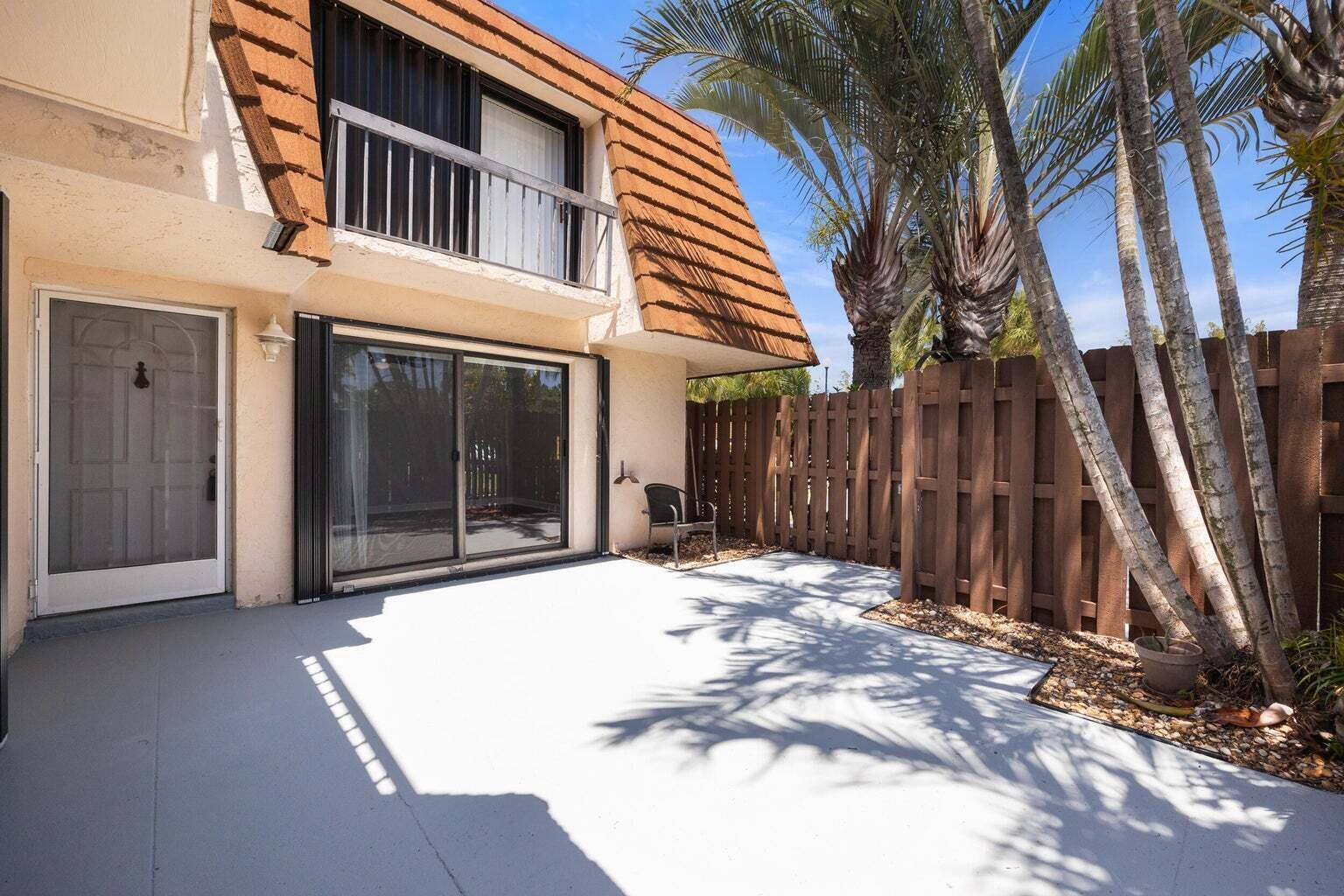 Image to showcase the property located at 825 Center Street 8c