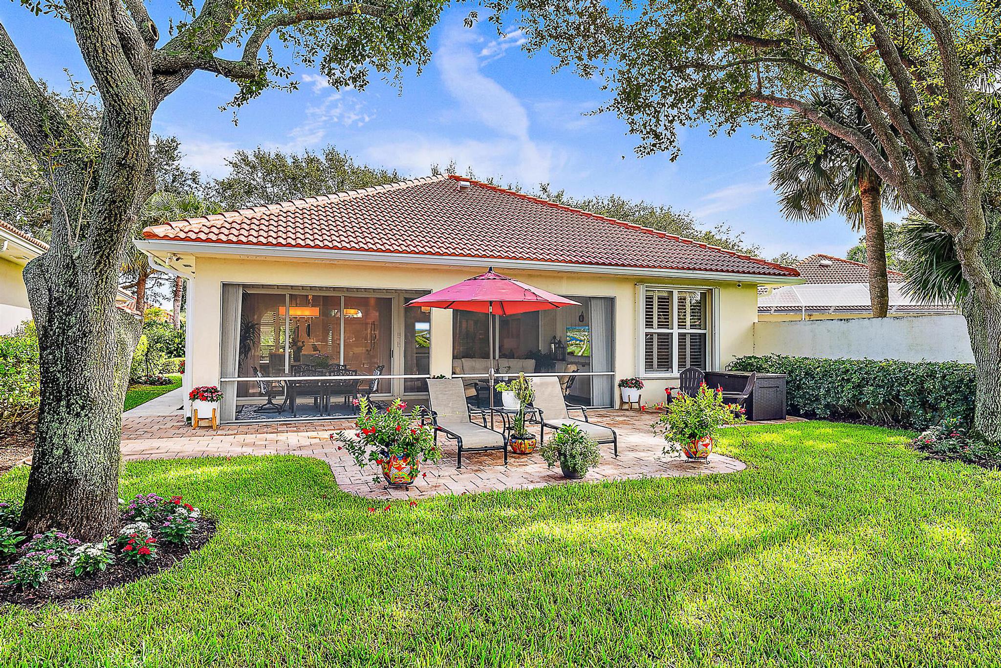 241 Tall Oaks Circle, Palm Beach Gardens, Florida 33410