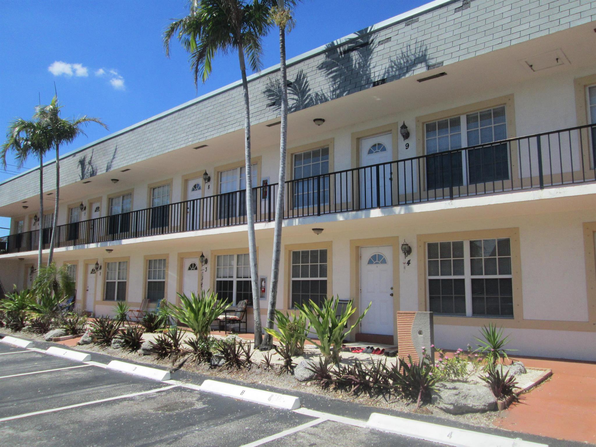 Showcase Image of listing 405 N Cypress Drive 4