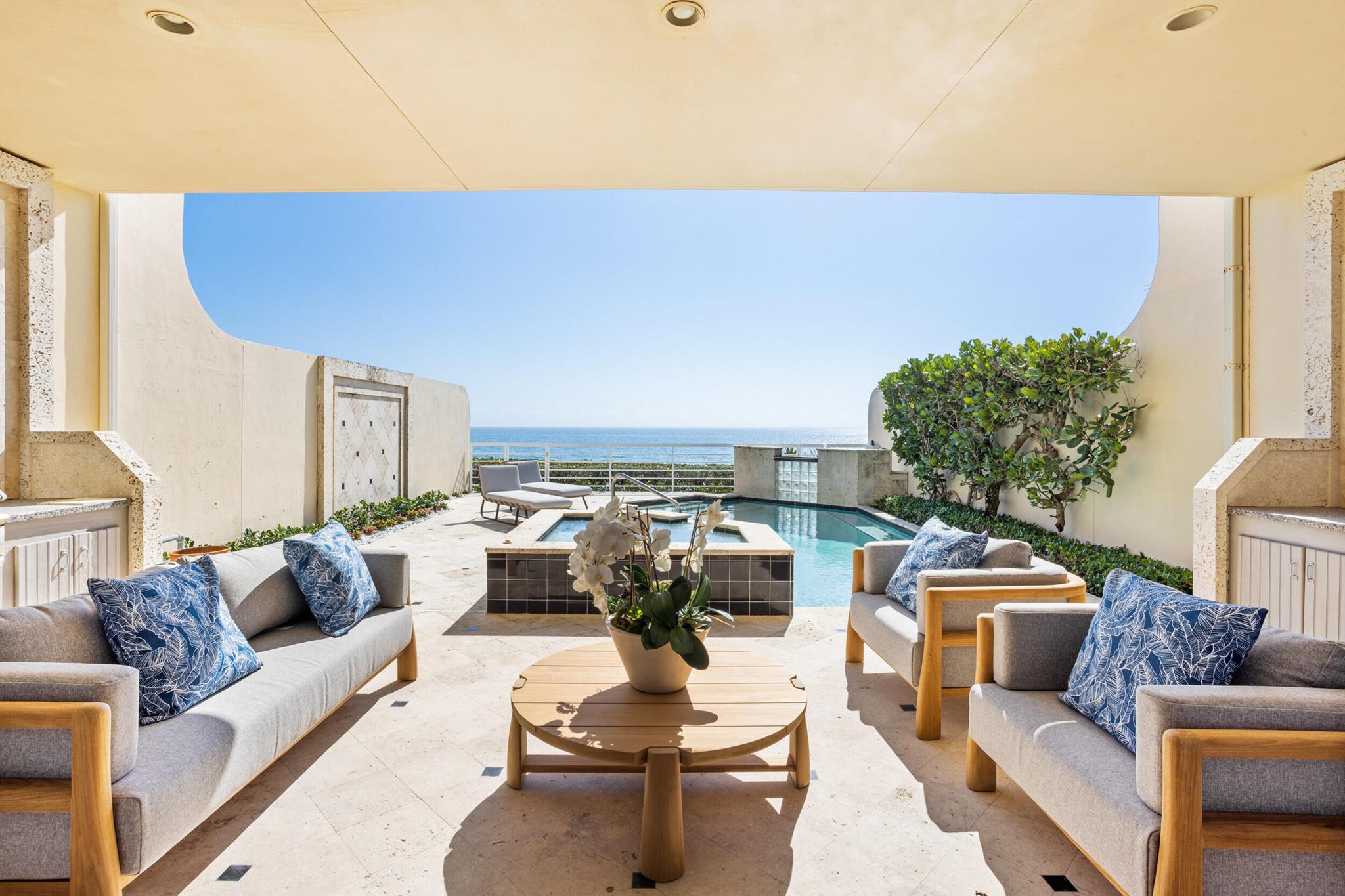 House for Sale in Palm Beach, FL