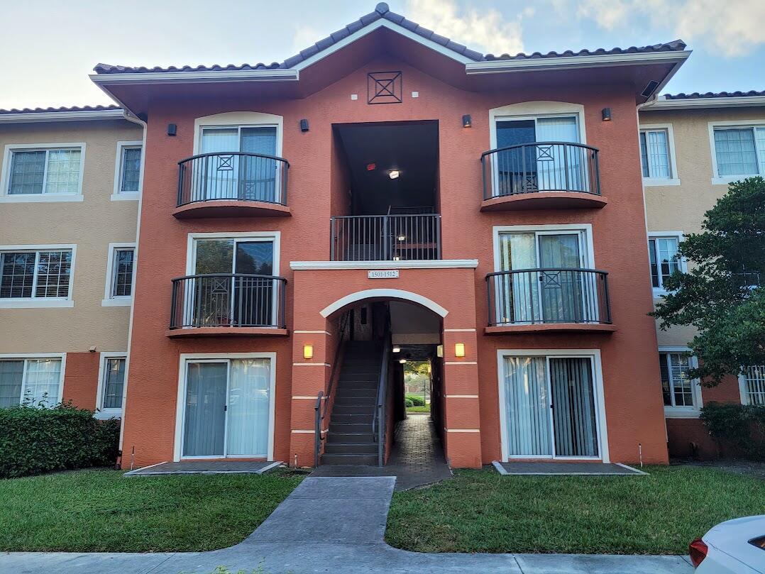 4151 Haverhill Road Unit 1505, West Palm Beach, Florida 33417