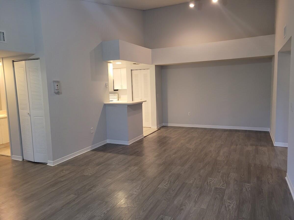 4197 Haverhill Road Unit 212, West Palm Beach, Florida 33417