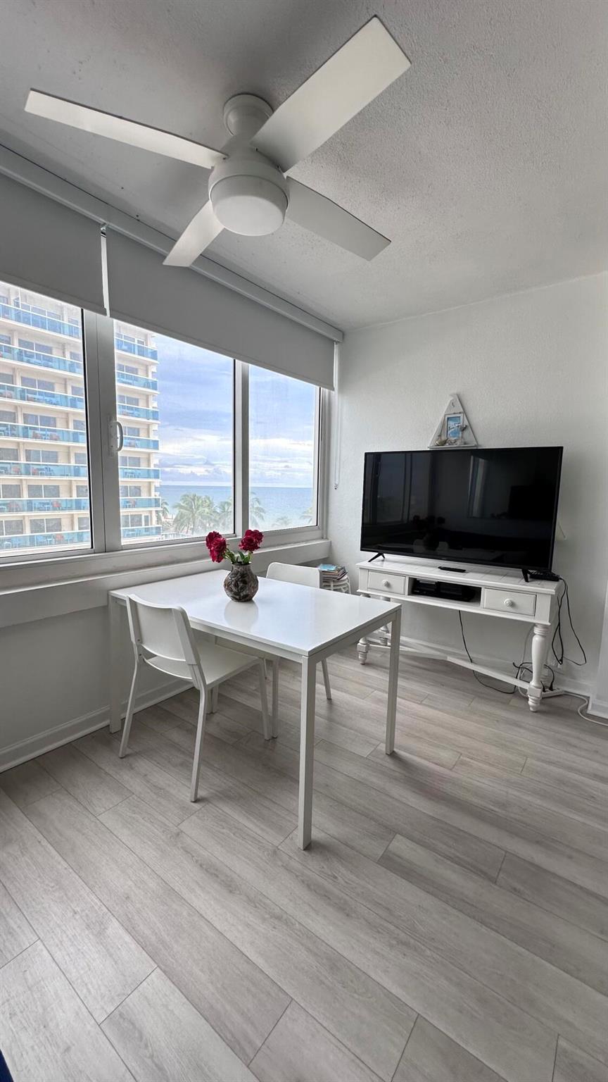 Ocean Manor MLS R11077793 4040 - XuDEoU8Qt8W93AdxCuCIPrK8FM4WuFQ4Jwylwb UNAU