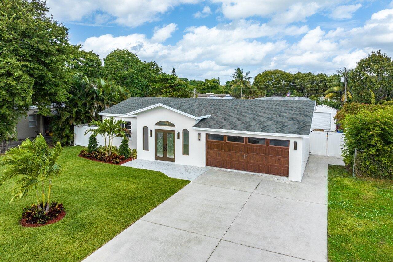 311 Gulfstream Drive, Delray Beach, Florida 33444