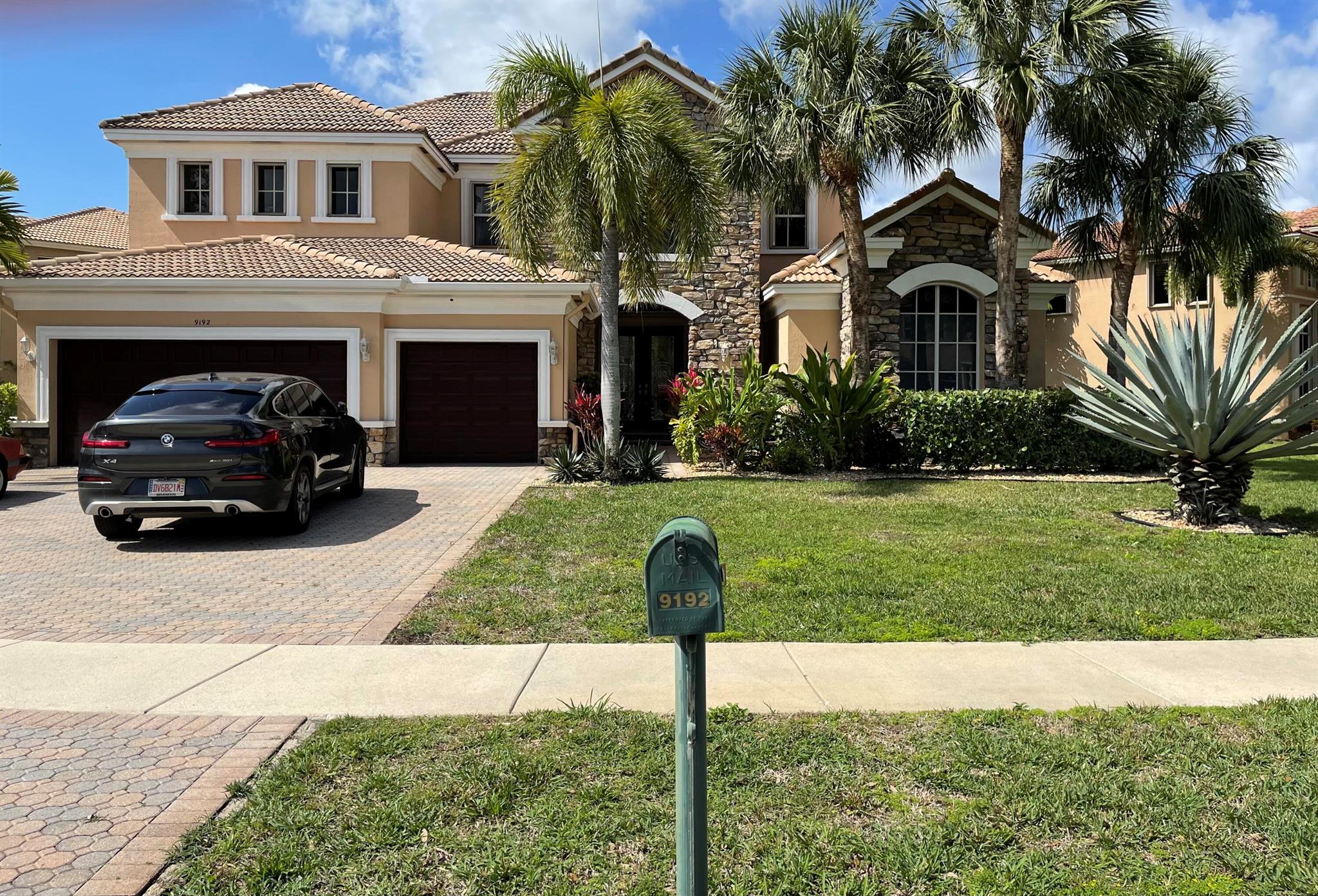9192 Pineville Drive, Lake Worth, Florida 33467