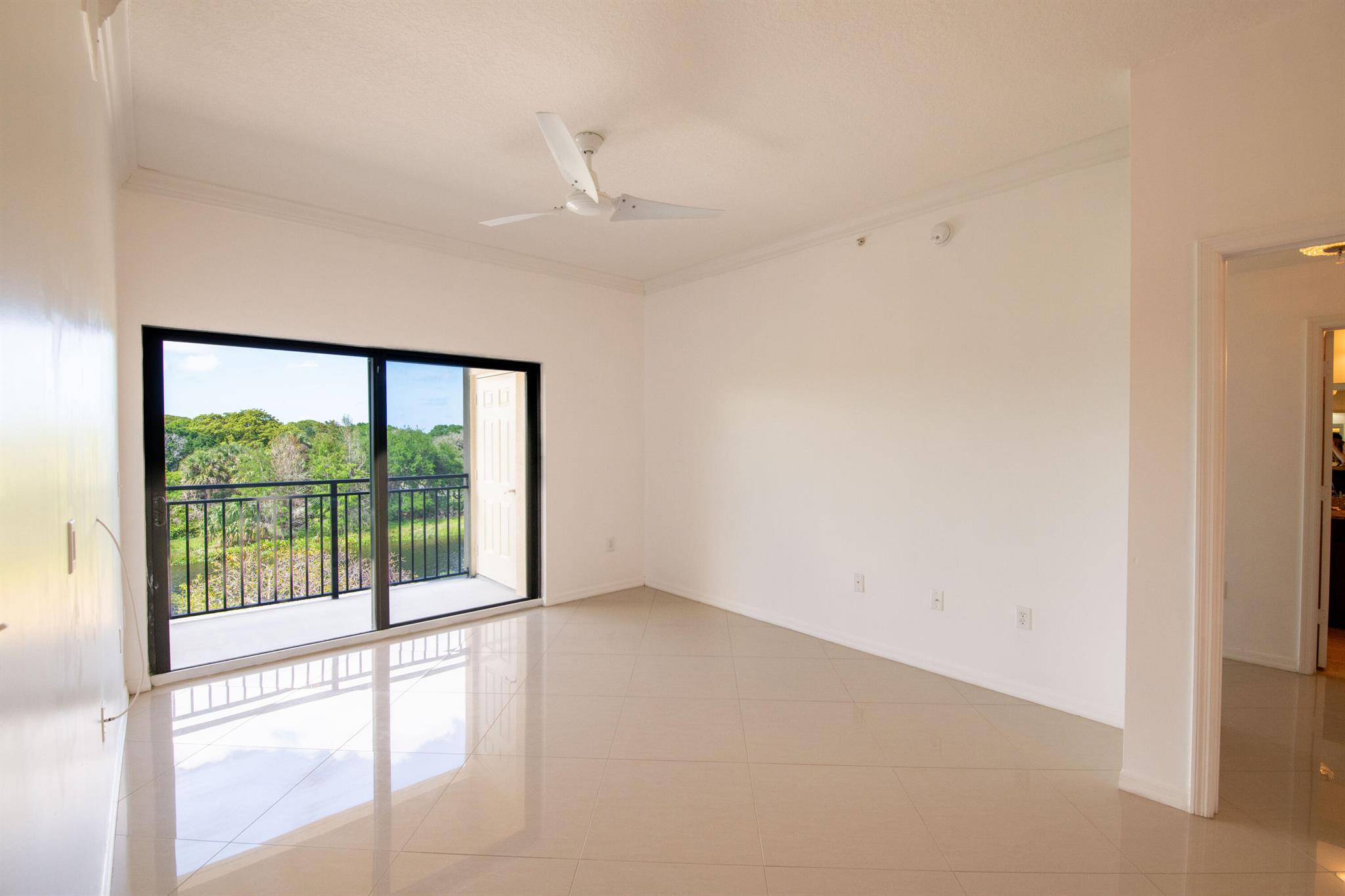 Image to showcase the property located at 4907 Midtown Lane 1411